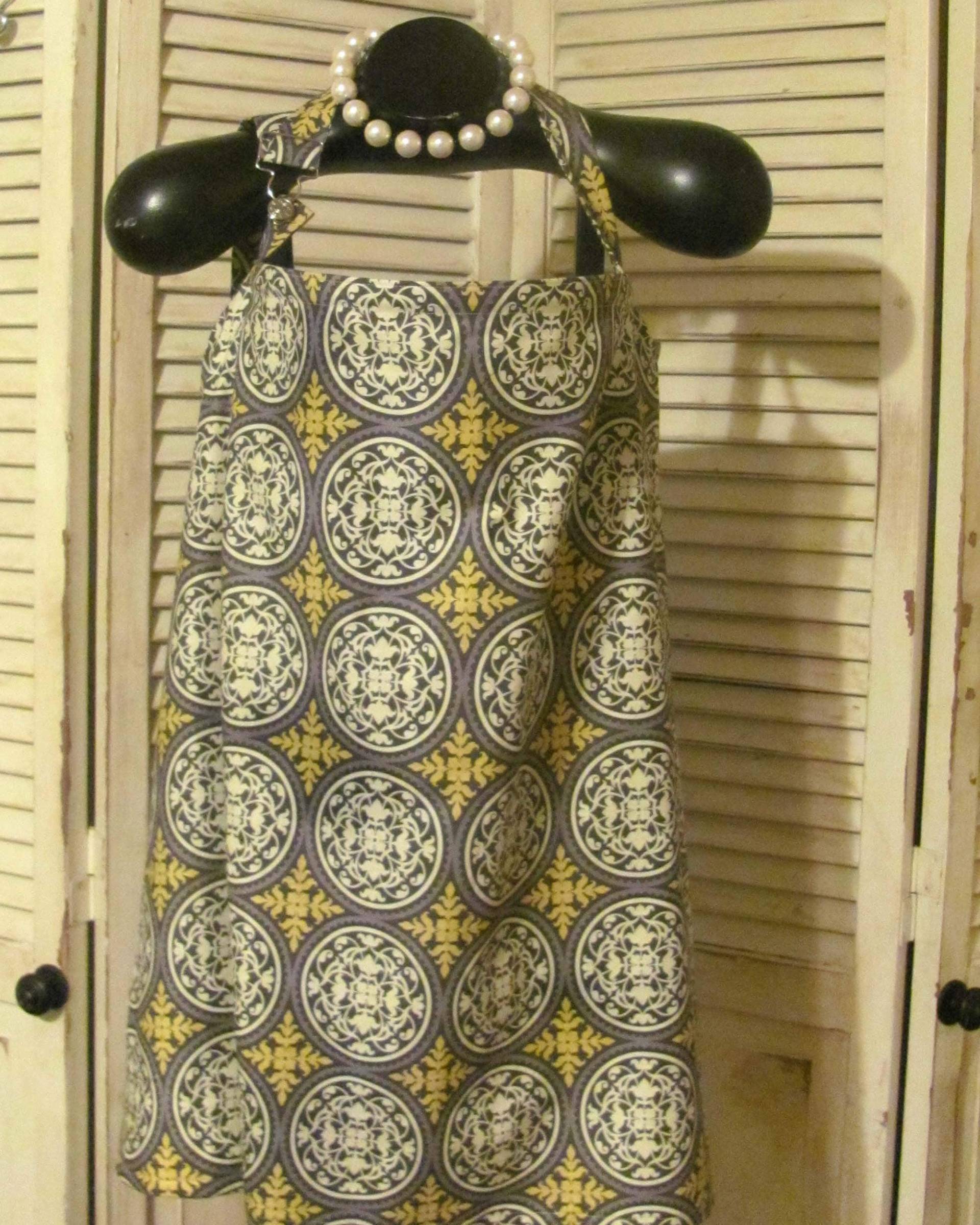 Nursing Cover - Karamell Scrollwork Hideaway Pflege Vertuschung Stillen Cover Schal Kleidung von Etsy - lilacslollipops