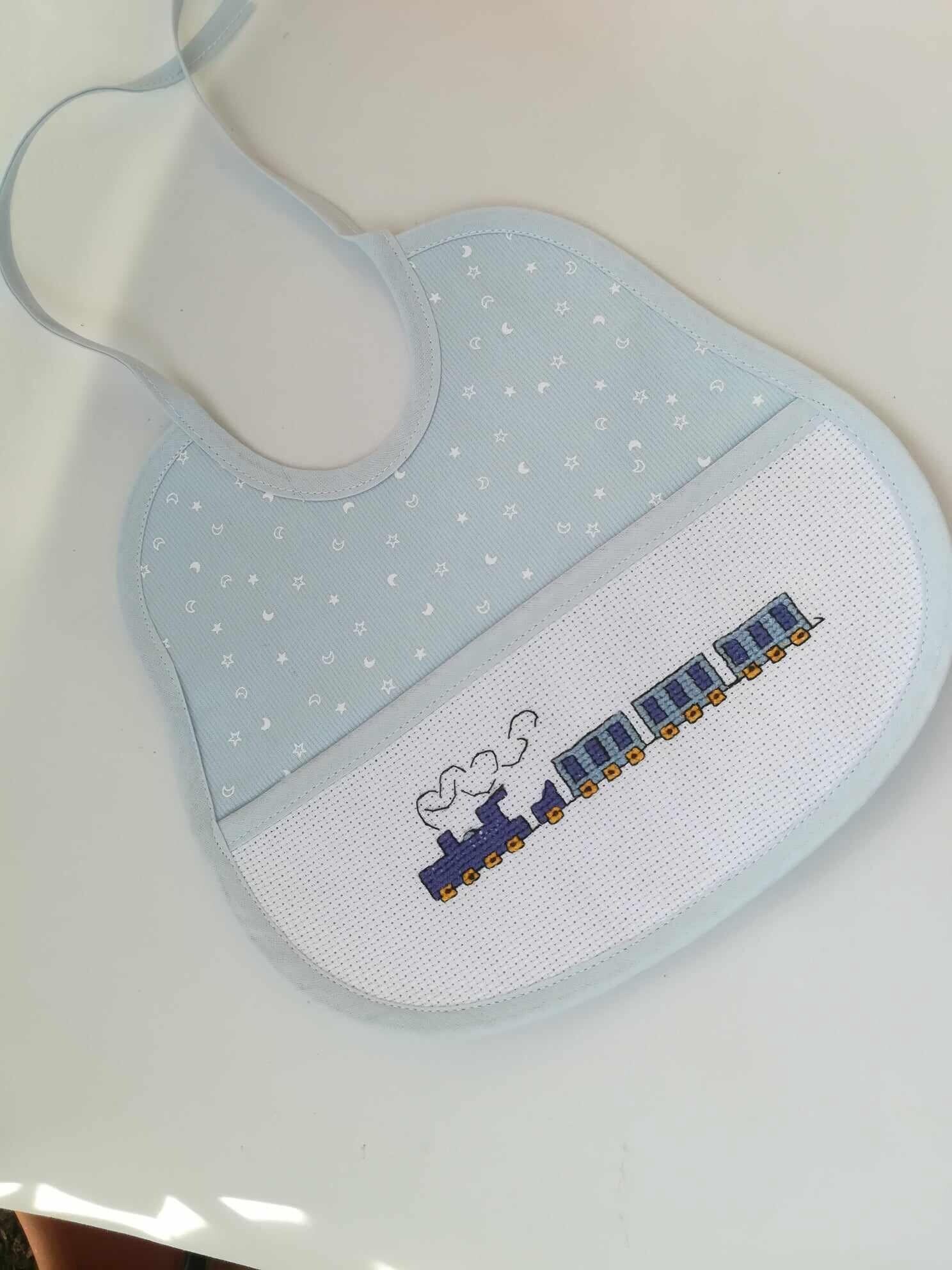 Baby Lätzchen-Kreuzstich Lätzchen-Handgefertigte Lätzchen-Handarbeit Lätzchen-Baumwolle Lätzchen-Baby Geschenk-Baby-Dusche Geschenk-Hand von Etsy - lililapt