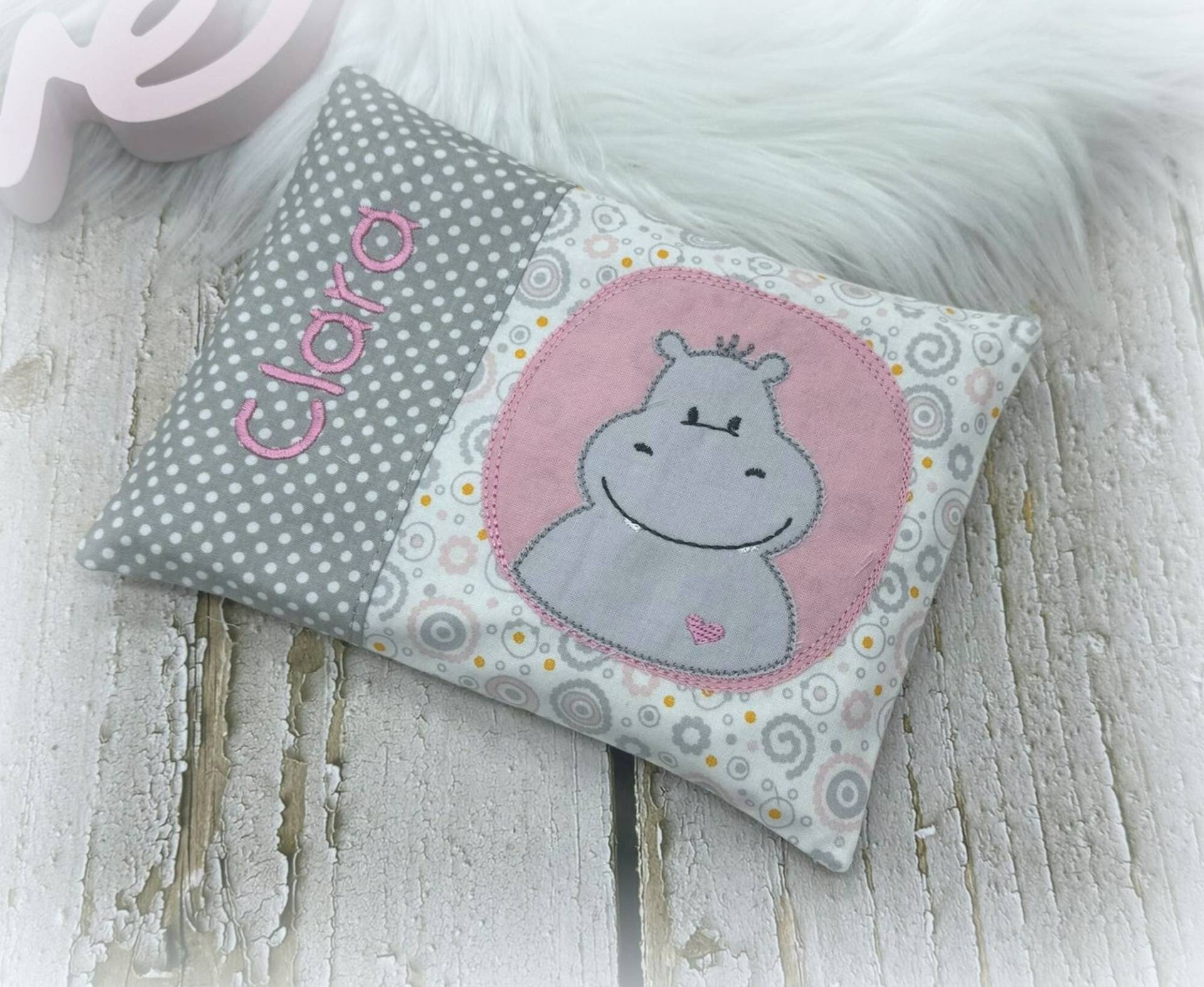 Wärmekissen Personalisierbar, Babywärmekissen, Körnerkissen | Nilpferd Hippo Dinkel-, Raps - Oder Kirschkernfüllung Wärmekissen Personalisierbar, Babywärmekissen, Körnerkissen | Nilpferd Hippo Dinkel-, Raps - Oder Kirschkernfüllung von Etsy - lineluCologne