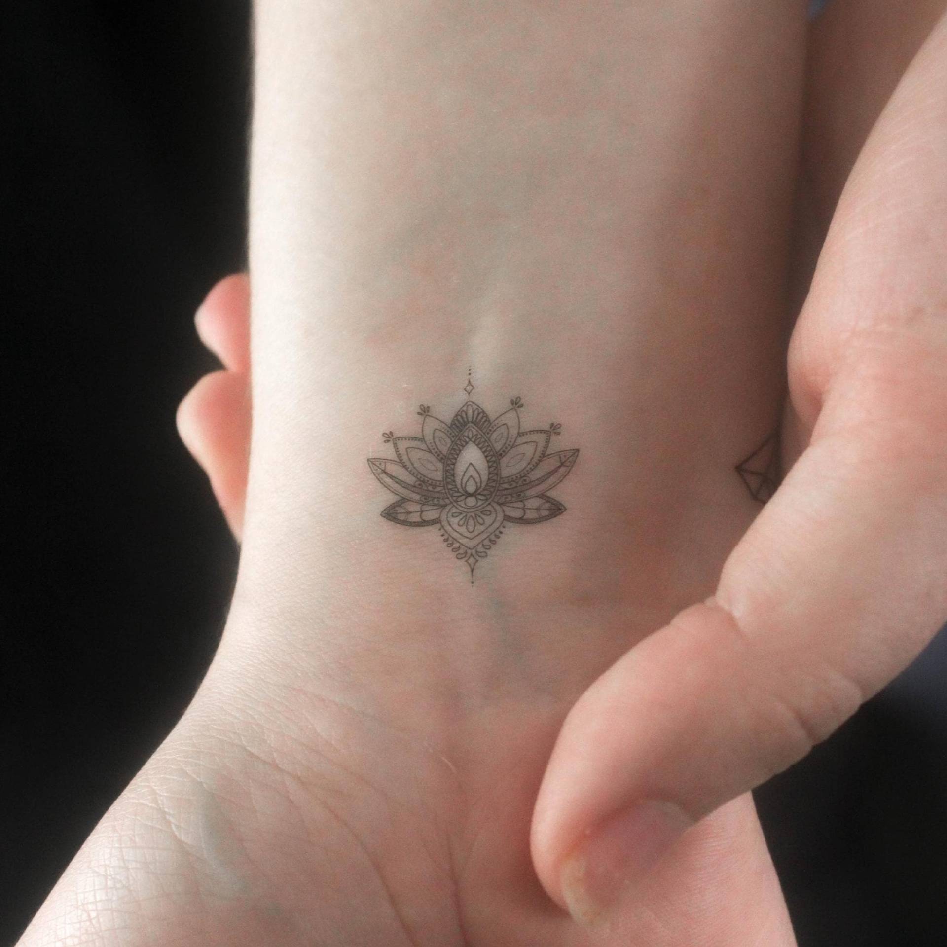 Kleine Ornamentale Lotus Blume Temporäres Tattoo | 3Er Set von Etsy - littletattoos