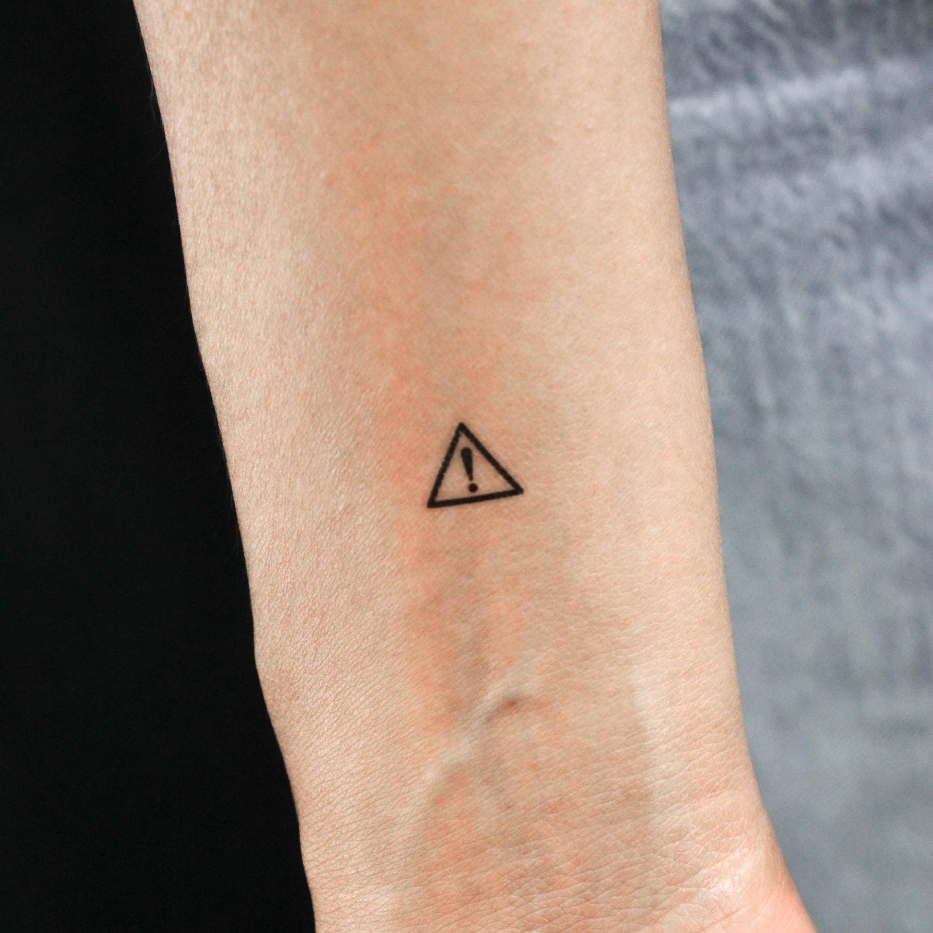 Achtung Symbol Temporäres Tattoo | 3Er Set Achtung Symbol Temporäres Tattoo | 3Er Set von Etsy - littletattoos