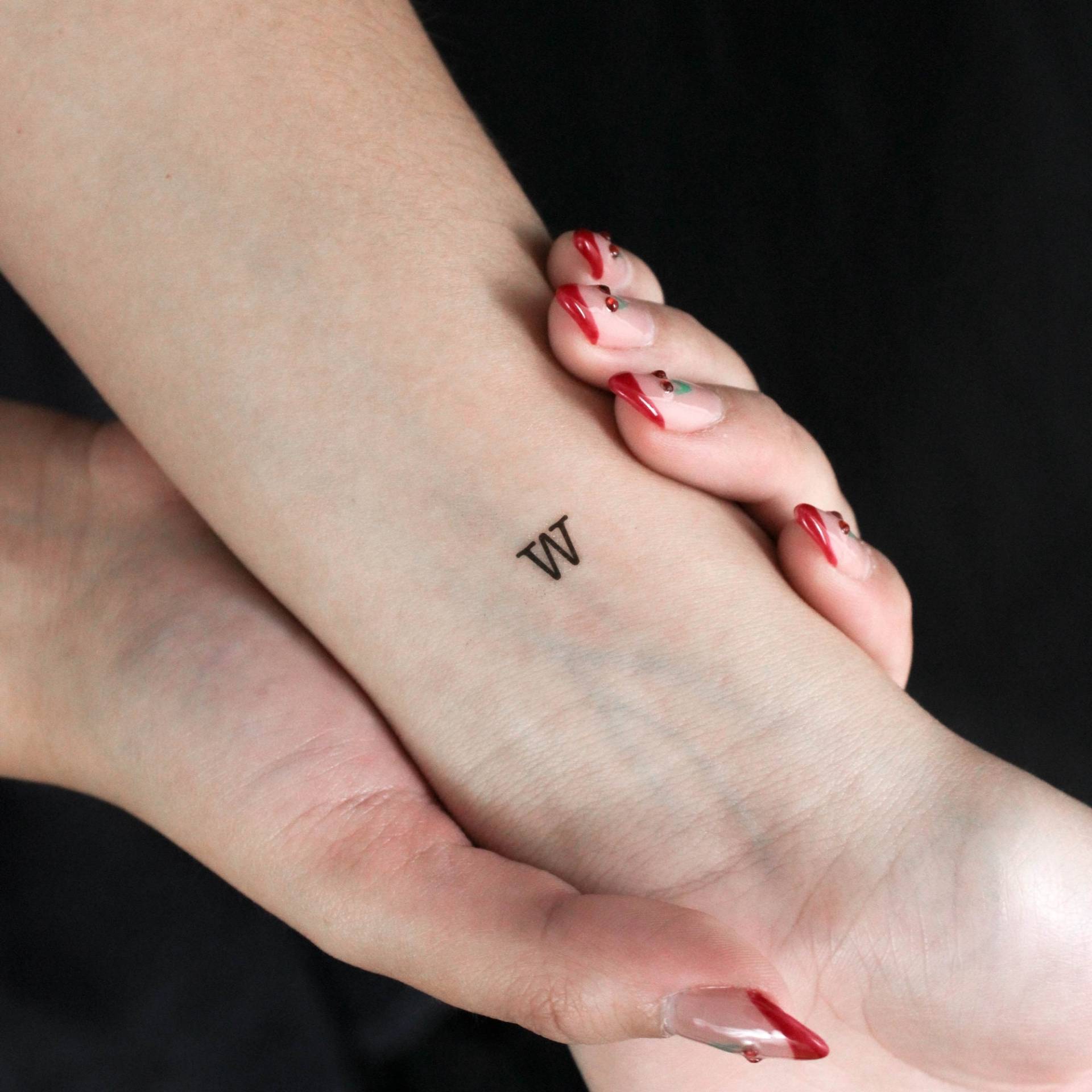 W Großbuchstaben Schreibmaschine Temporäres Tattoo | 3Er Set von Etsy - littletattoos