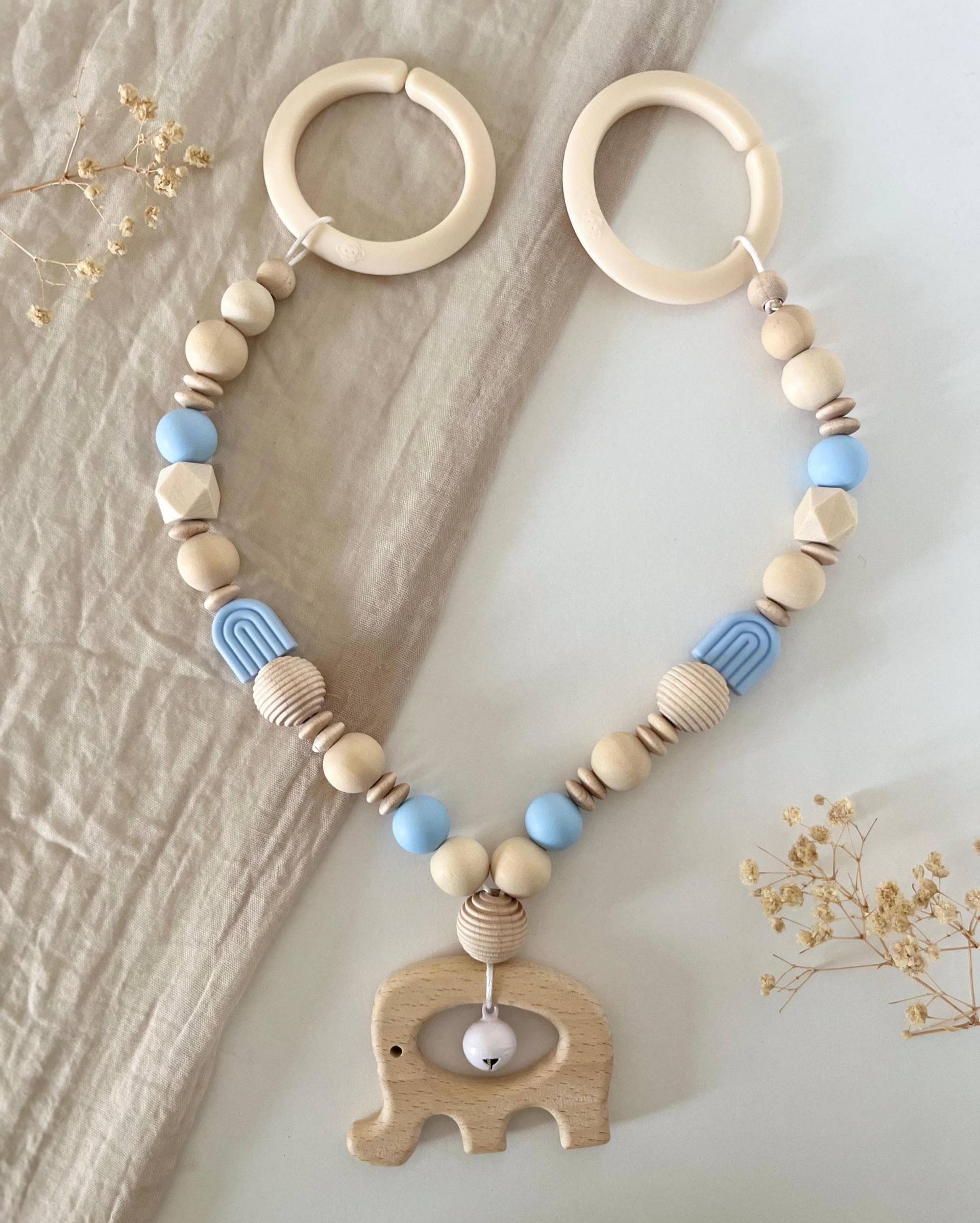 Kinderwagenkette | Junge Blau Beige Pastellblau Motorik von Etsy - littlewonder1996