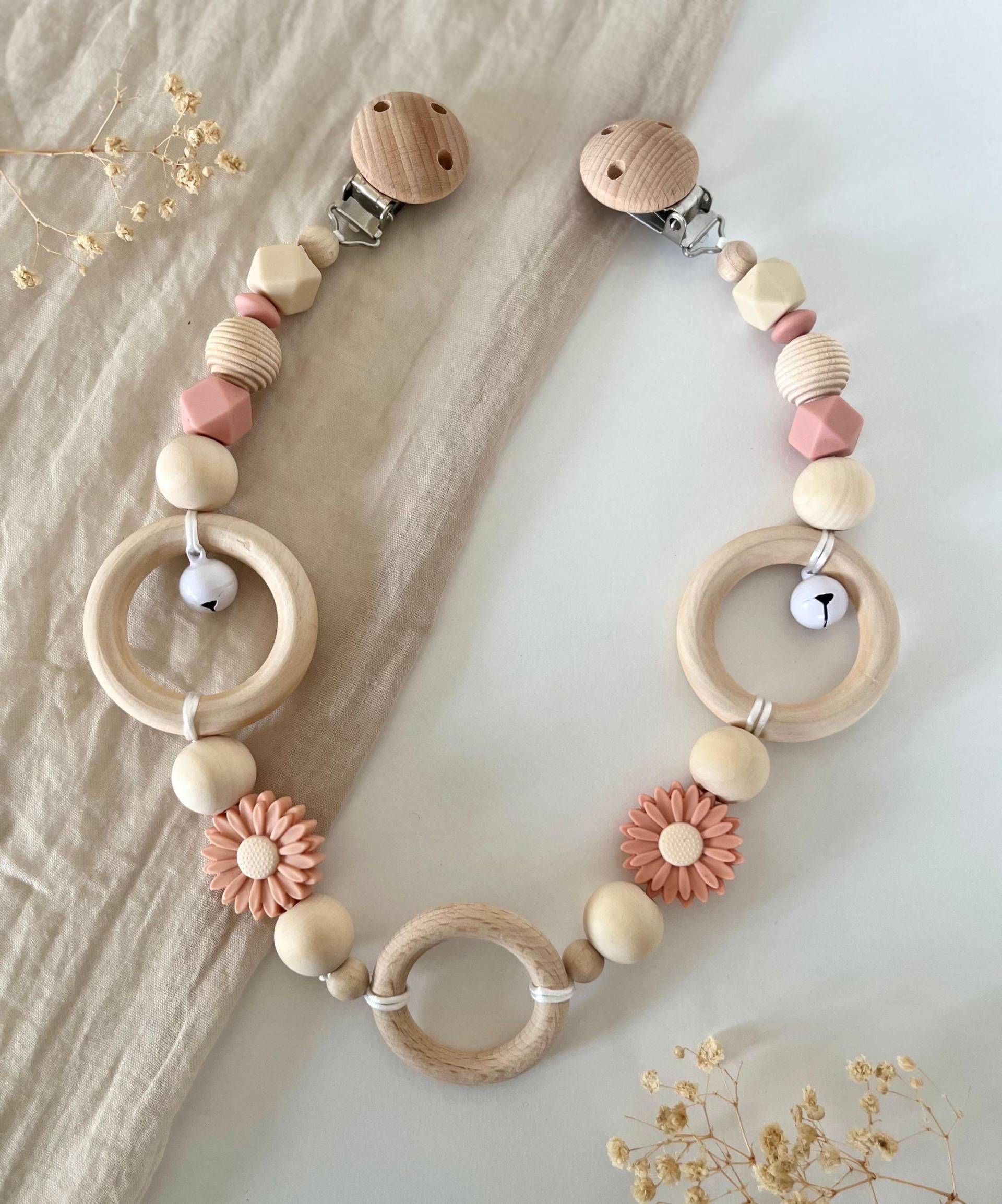 Kinderwagenkette | Mädchen Pastell Blumen Rassel von Etsy - littlewonder1996