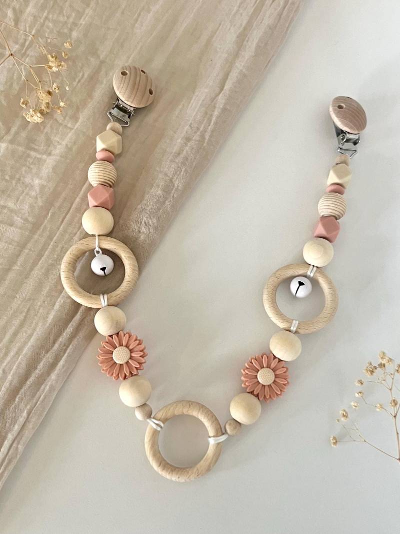 Kinderwagenkette | Mädchen Pastell Blumen Rassel von Etsy - littlewonder1996