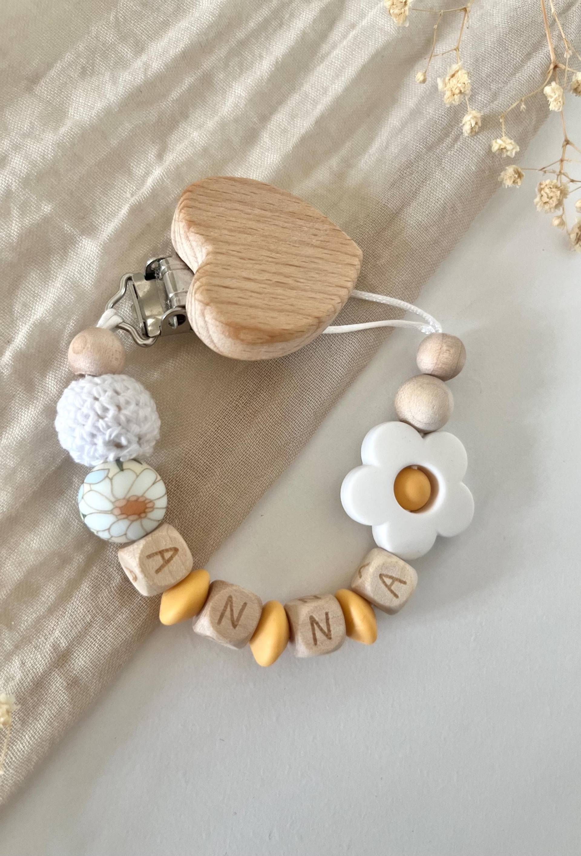 Personalisierte Schnullerkette | Mädchen |Blume Weiß Gelb von Etsy - littlewonder1996