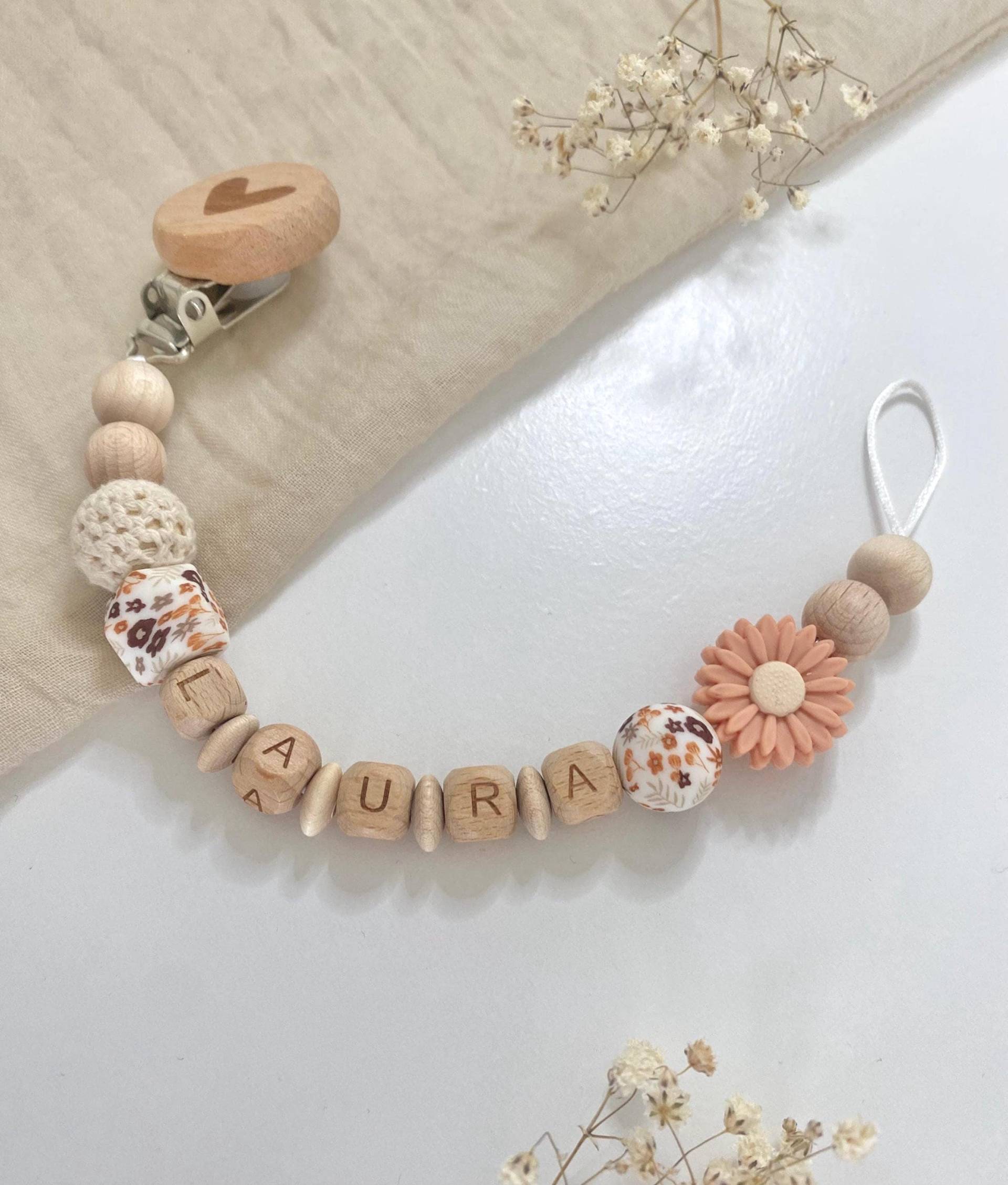 Personalisierte Schnullerkette | Mädchen Blumen Personalisierte Schnullerkette | Mädchen Blumen von Etsy - littlewonder1996