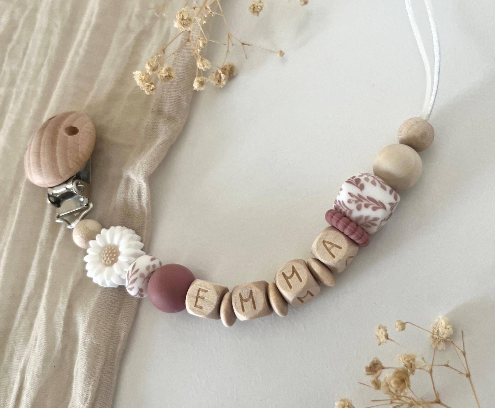 Personalisierte Schnullerkette | Mädchen Rosa Blume Musterperle von Etsy - littlewonder1996