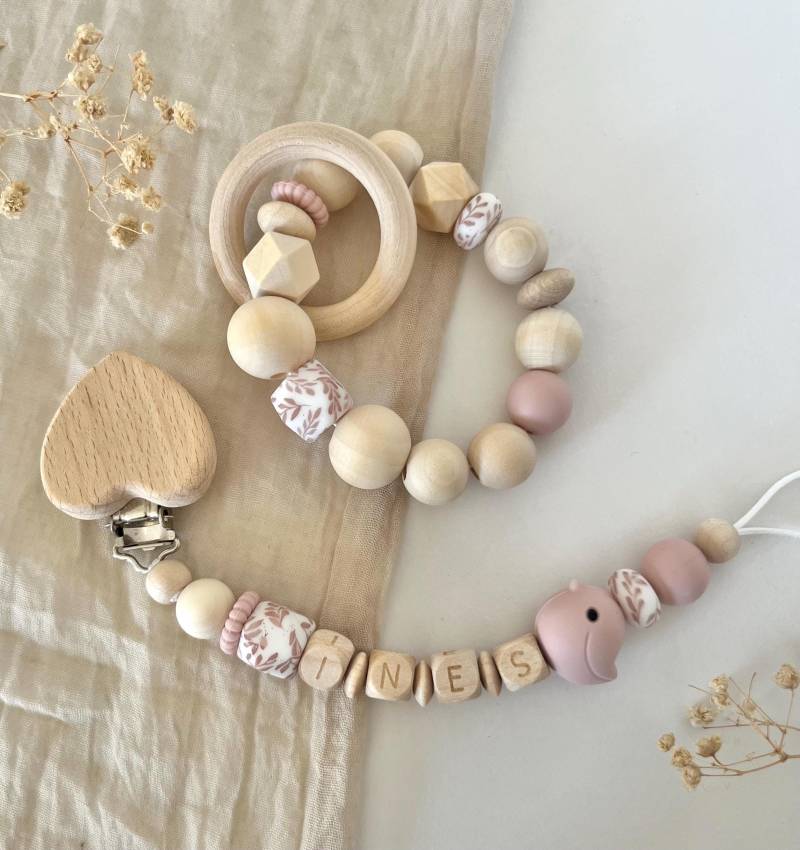 Personalisierte Schnullerkette | Mädchen Rosa Set Greifling von Etsy - littlewonder1996