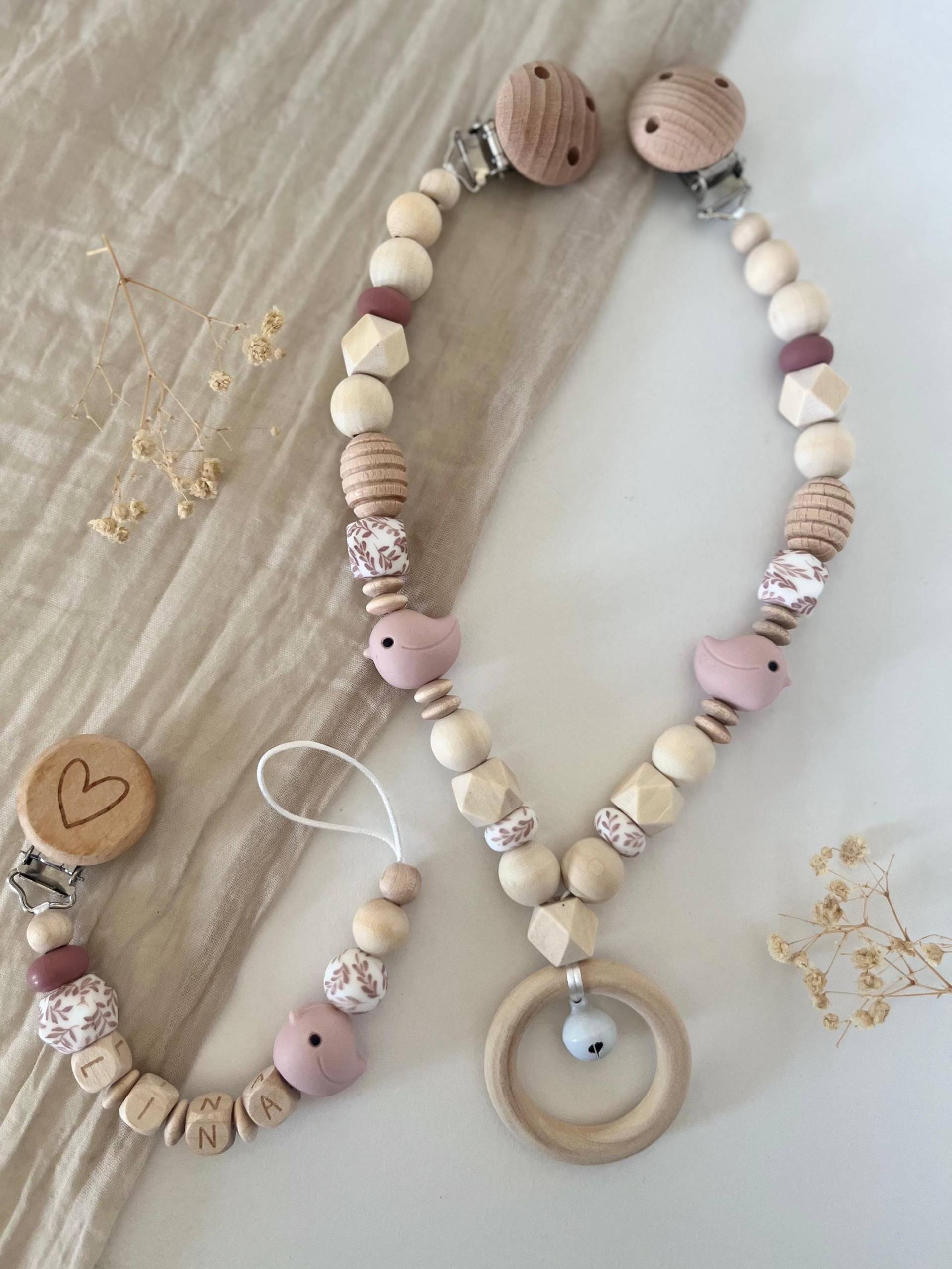 Personalisierte Schnullerkette | Mädchen Rosa Set Kinderwagenkette von Etsy - littlewonder1996