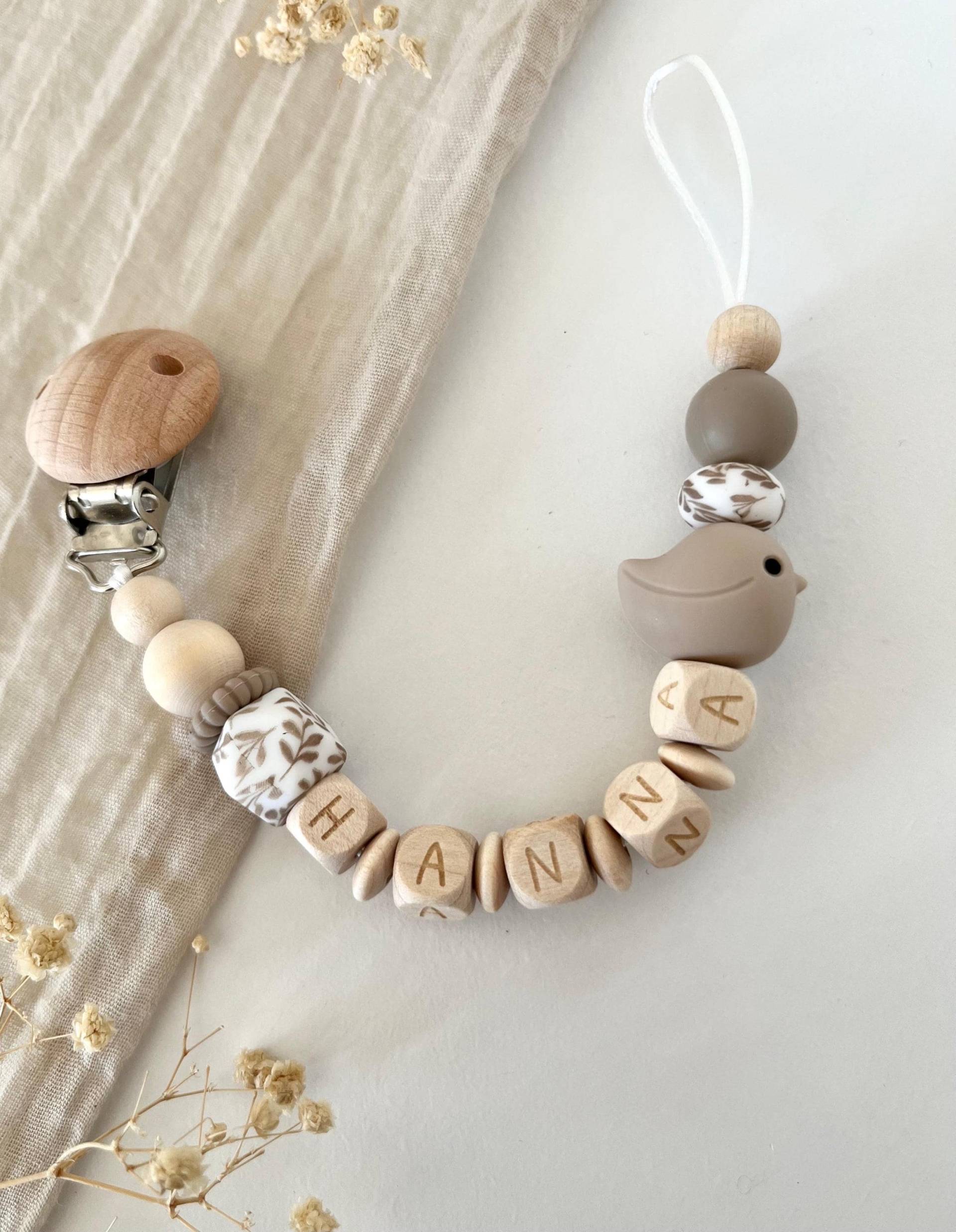 Personalisierte Schnullerkette | Mädchen Vogel Beige Blätter von Etsy - littlewonder1996