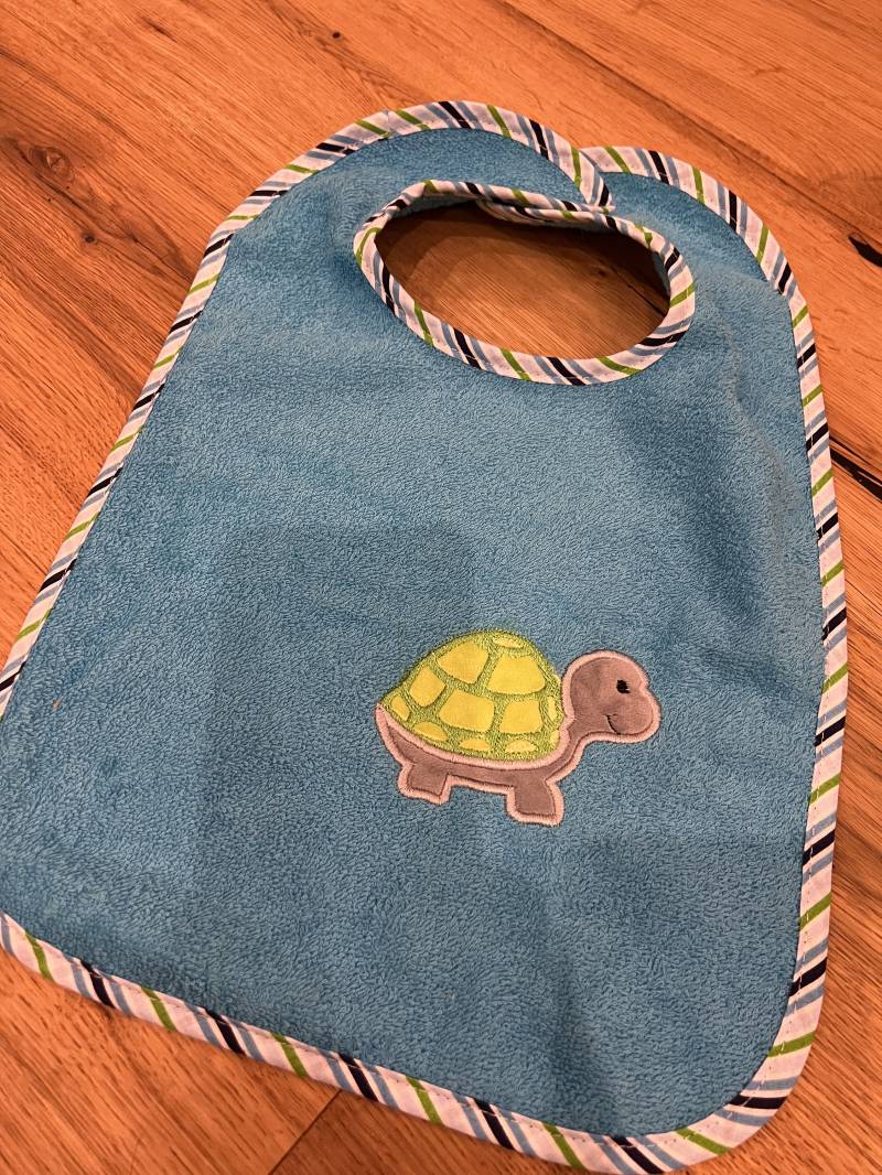 Lätzchen, Babylätzchen, Mit Klettverschluss, Bestickt Applikation Und Namen von Etsy - lottiandsimb