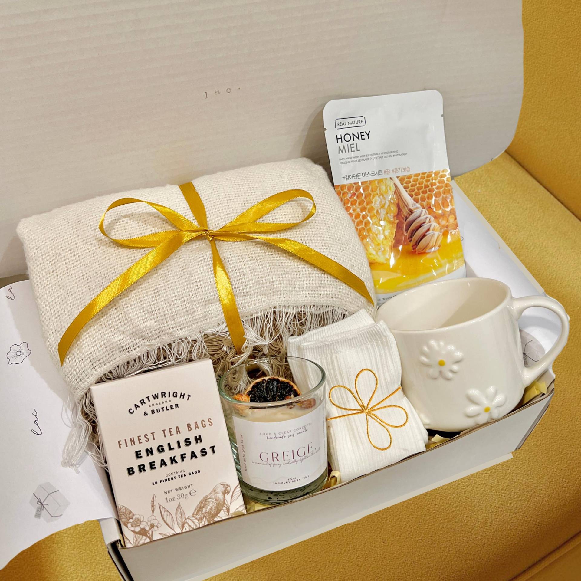 Honey Bee Verwöhnen Geschenkbox Für Sie, Spa-Geschenk Frauen, Umarmung in Einer Box, Self Care Paket, Personalisierte Nachrichten Geschenke von Etsy - loudandclearConcept