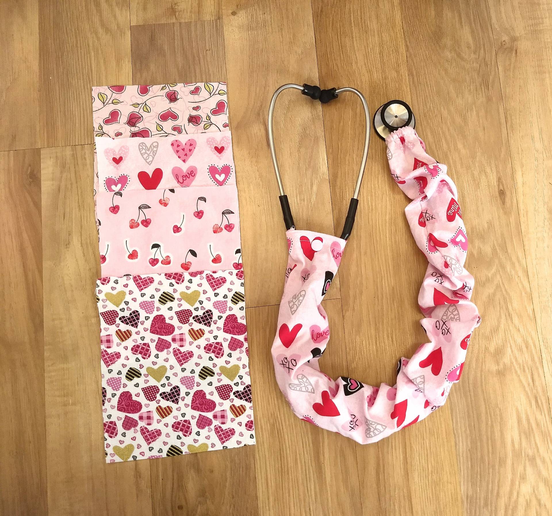 Valentinstag Scrunchie Stethoskop Hülle Für Rn Und Medizin Studenten Valentinstag Scrunchie Stethoskop Hülle Für Rn Und Medizin Studenten von Etsy - louisethefudge
