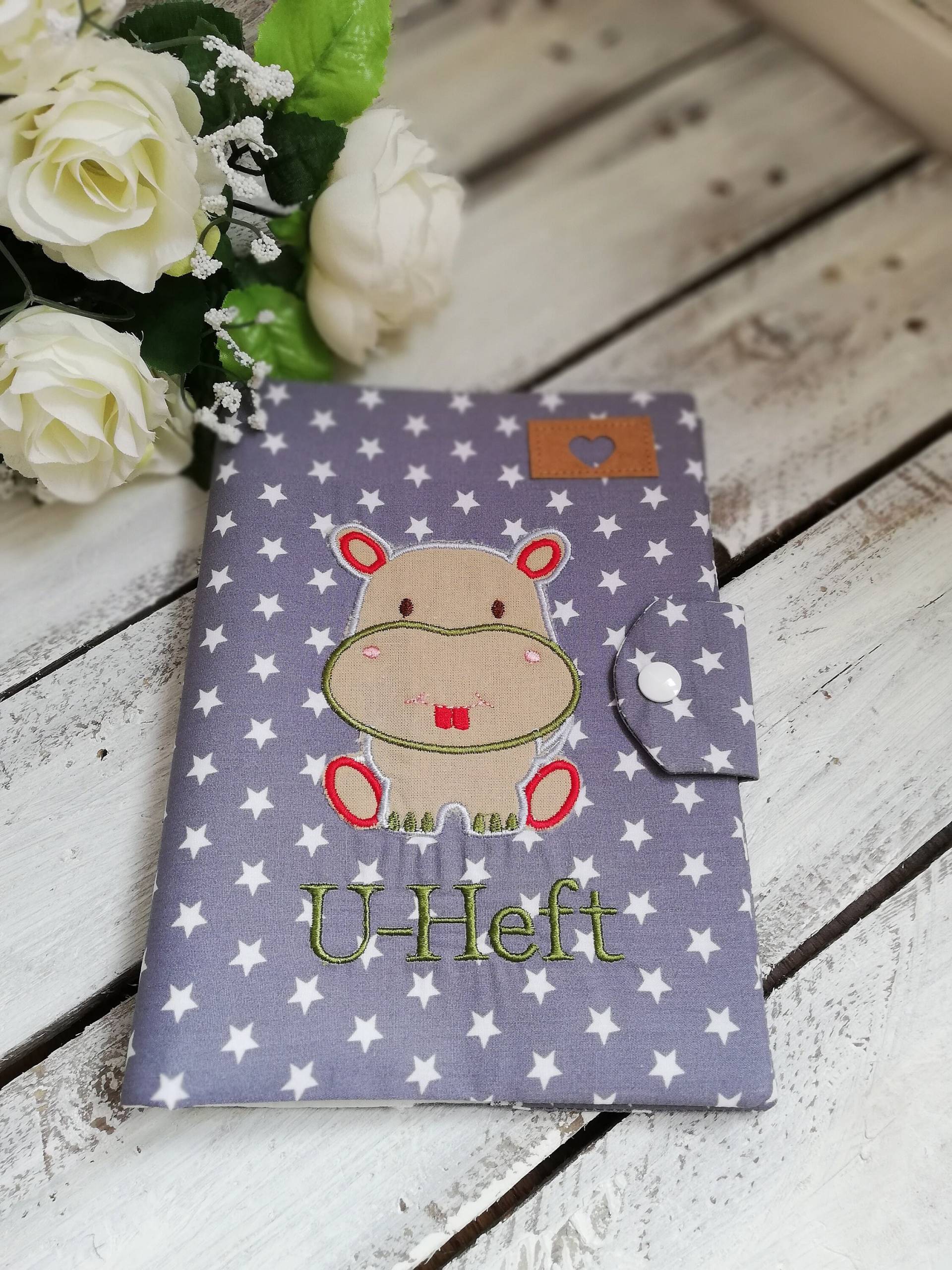 U-Hefthülle Bestickt Mit Applikation Kleines Nilpferd von Etsy - loveclothingByAnne