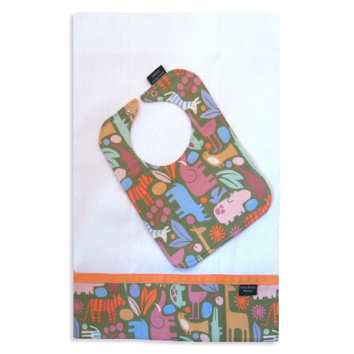 Zoo Safari Lätzchen Und Spucktuch Set, Geschenk Unisex Baby von Etsy - luckyduckydesigns