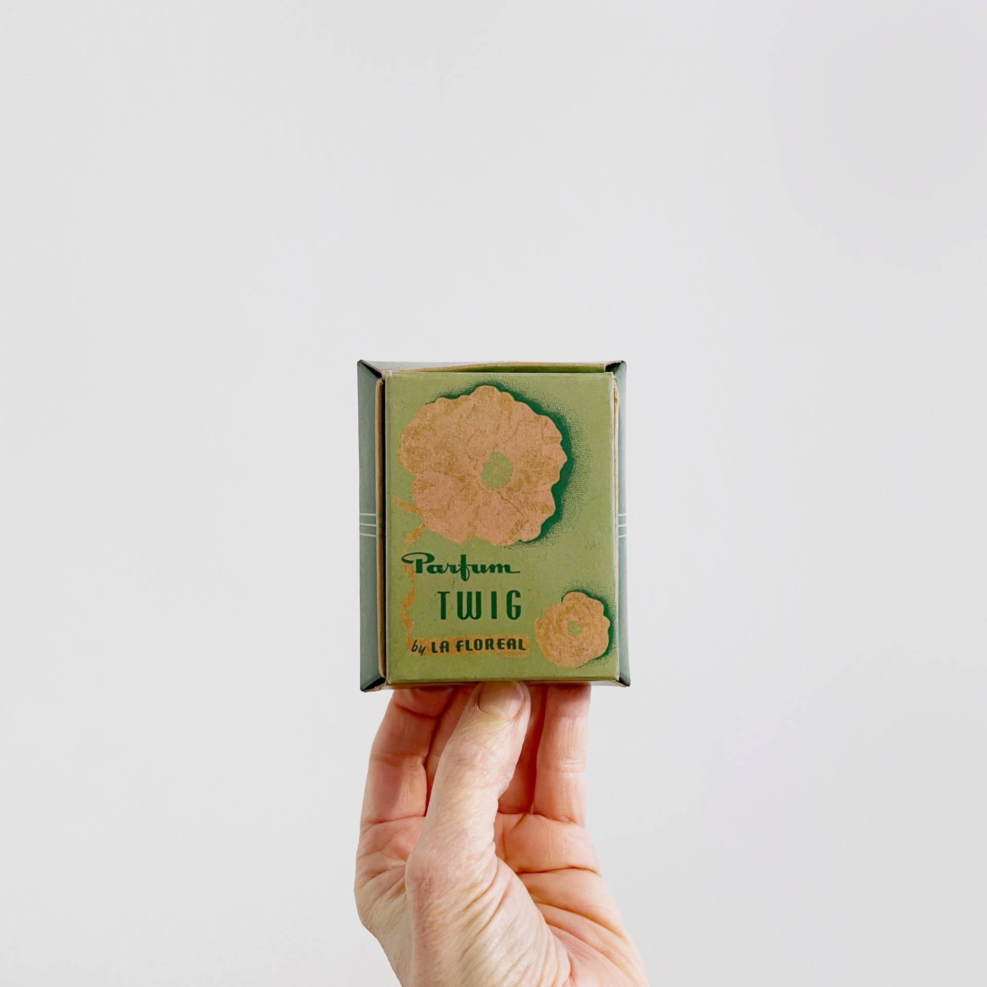 Seltene Vintage 1940 Parfum Twig La Floreal Parfüm/Duft Fragrance Splash Flacon Flasche Teilweise Getrennt Mit Box Hollywood Vanity Prop Seltene Vintage 1940 Parfum Twig La Floreal Parfüm/Duft Fragrance Splash Flacon Flasche Teilweise Getrennt Mit Box Hollywood Vanity Prop von Etsy - luola