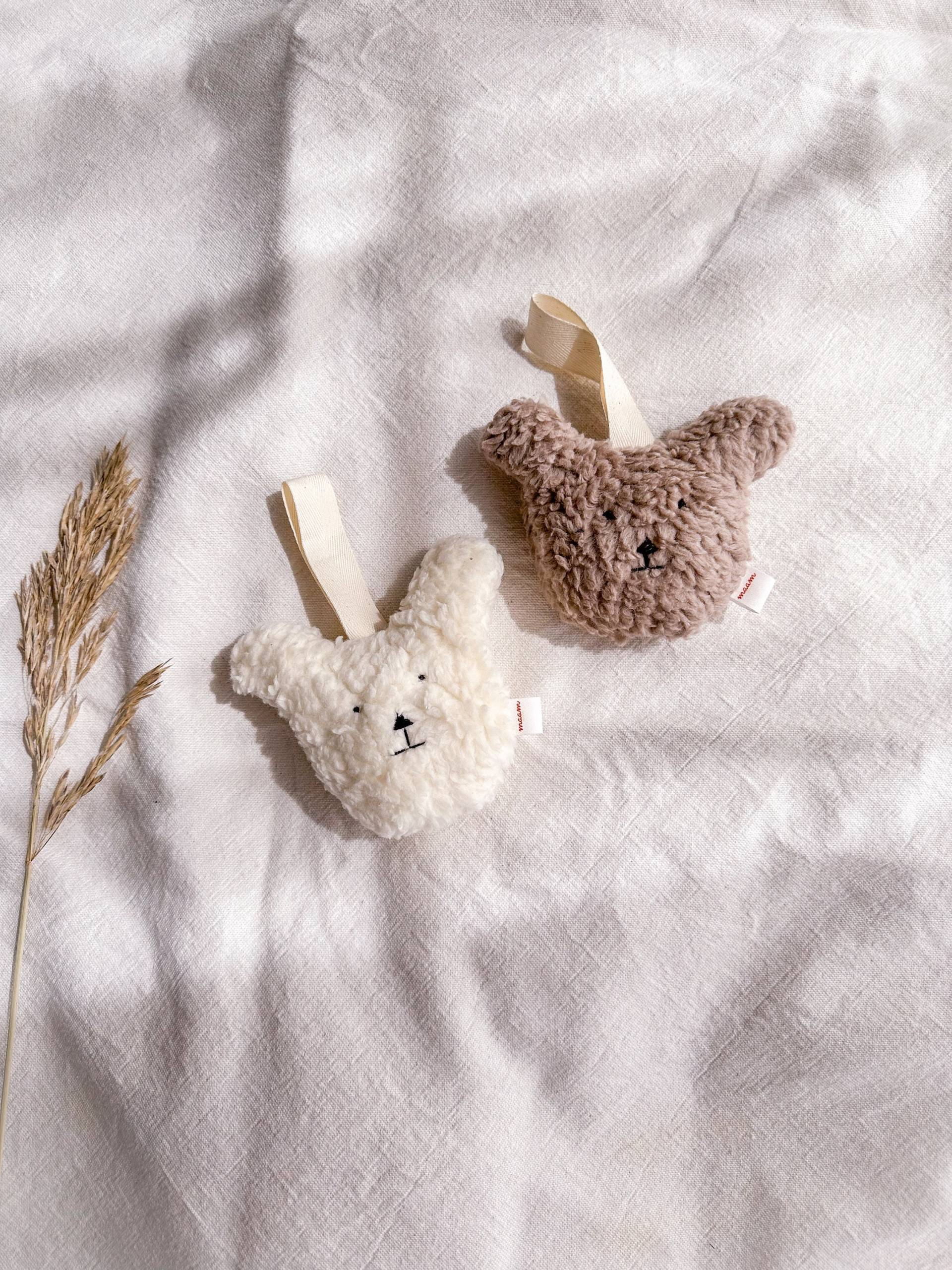 Teddy Schnuller Anhänger Mit Rassel Innen | Geburt Geschenk Baby Kind Wickeln Teddy Schnuller Anhänger Mit Rassel Innen | Geburt Geschenk Baby Kind Wickeln von Etsy - maamnaturalbaby