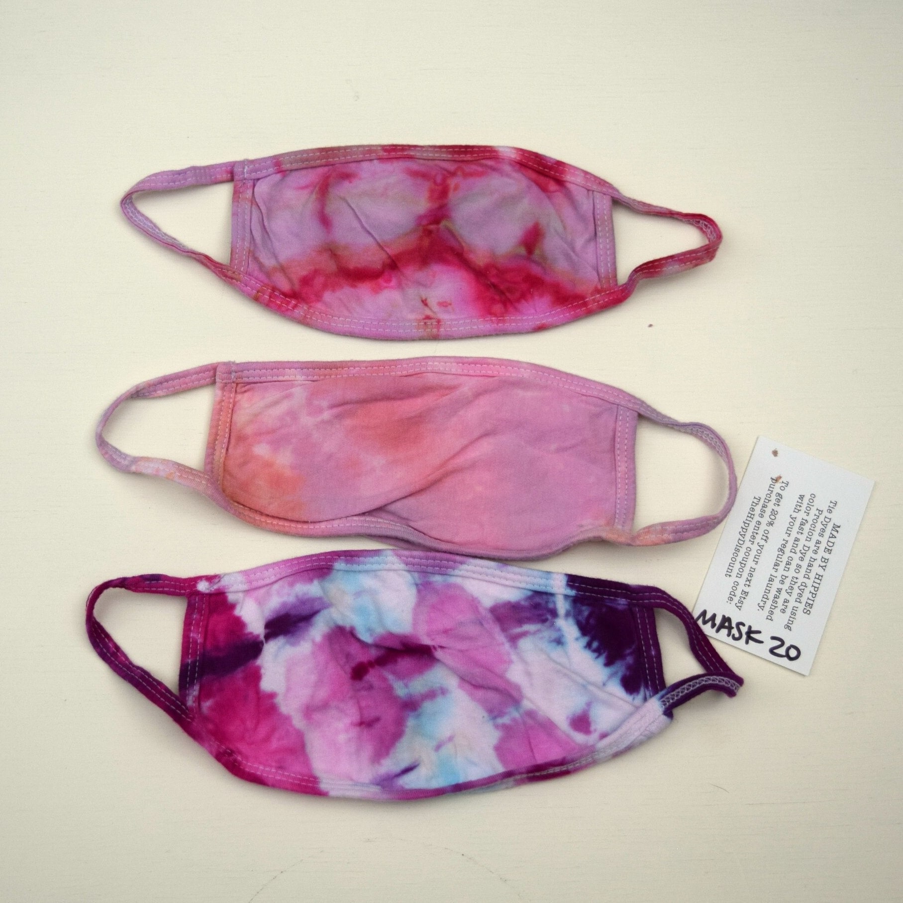 Maskenpackung #20 ~ 3Er Set Eisfarben Krawatte Maske Erwachsene Klein | 2 Lagen Baumwolle Jersey Stoff Earloops Dehnbar, Nicht Verstellbar Rosa Maskenpackung #20 ~ 3Er Set Eisfarben Krawatte Maske Erwachsene Klein | 2 Lagen Baumwolle Jersey Stoff Earloops Dehnbar, Nicht Verstellbar Rosa von Etsy - madebyhippies