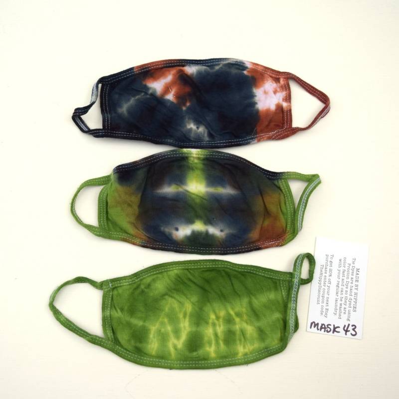 Maskenpackung #43 ~ 3Er Set Ice Dye Tie Adult Small Size Masken | 2 Lagen Baumwolle Jersey Maske Fabric Earloops Stretchy Non-Adjustable Variabel von Etsy - madebyhippies
