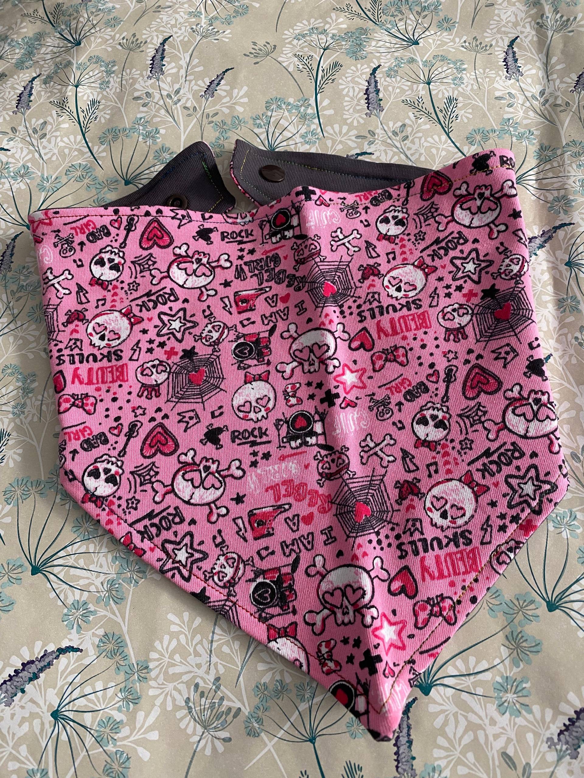 Halstuch Kinder Dreieck Sterne Größenverstellbar Beidseitig Wenden Druckknopf Teens Totenkopf Halstuch Kinder Dreieck Sterne Größenverstellbar Beidseitig Wenden Druckknopf Teens Totenkopf von Etsy - madebymelkle