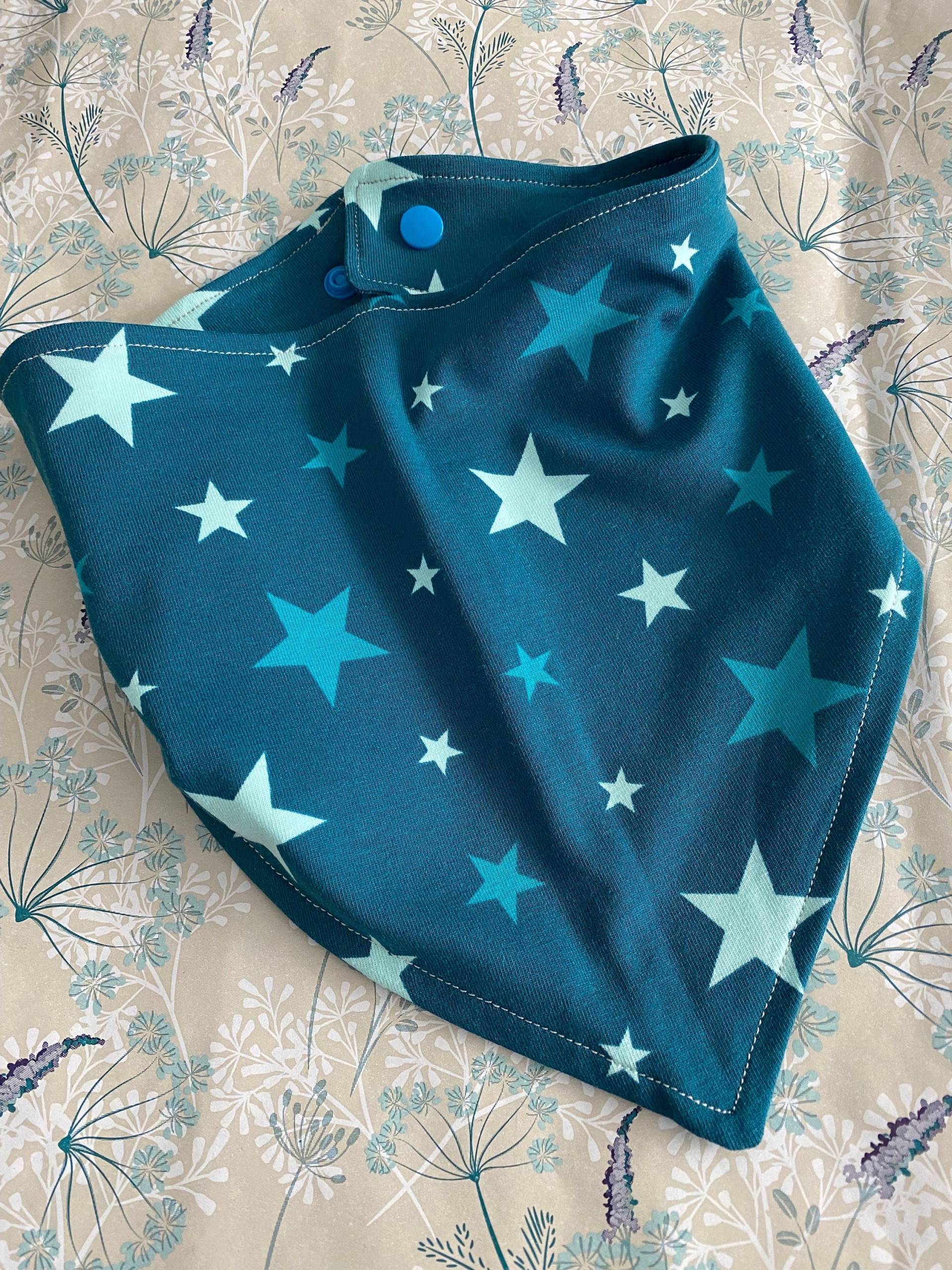 Halstuch Kinder Dreieck Sterne Größenverstellbar Beidseitig Wenden Druckknopf Halstuch Kinder Dreieck Sterne Größenverstellbar Beidseitig Wenden Druckknopf von Etsy - madebymelkle