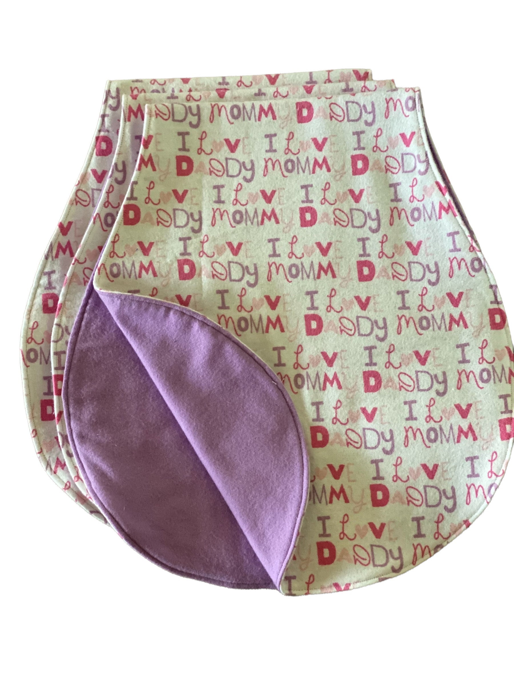 I Love Mommy & Daddy Spucktuch von Etsy - madelynandbarley