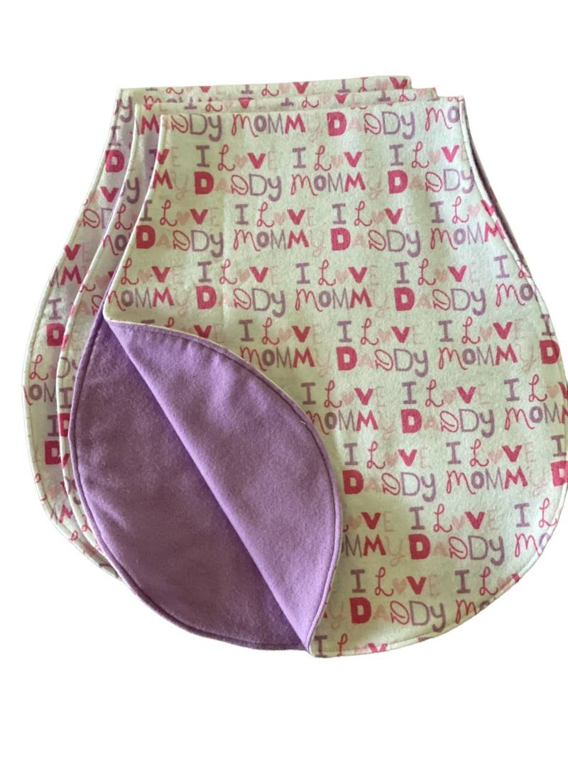 I Love Mommy & Daddy Spucktuch von Etsy - madelynandbarley