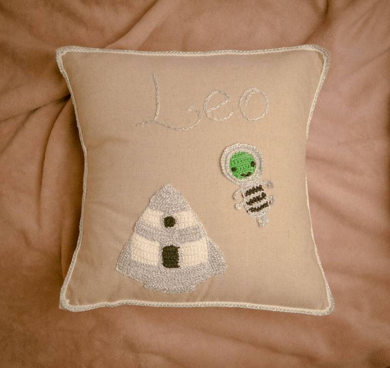 Personalisierte Rakete Kissen, Baby Boy Häkeln Personalisierte Baby-Geschenk, Rakete, Spaceman, Kindergarten Kissen von Etsy - malooshi
