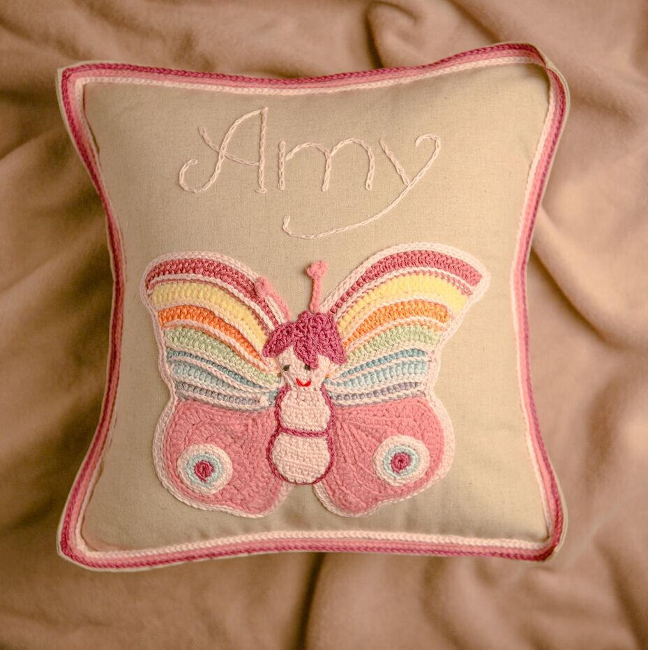 Schmetterling Rosa Kissen, Personalisiertes Kissen Baby Geschenk, Häkelkissen, Liebhaber, Kinderzimmer Schmetterling Rosa Kissen, Personalisiertes Kissen Baby Geschenk, Häkelkissen, Liebhaber, Kinderzimmer von Etsy - malooshi