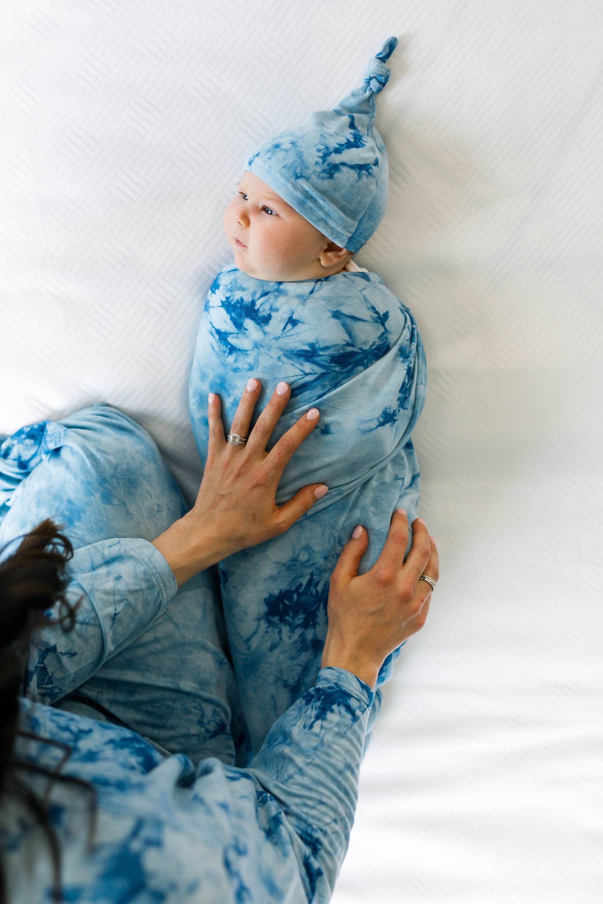 Blauer Tie Dye Swaddle, Mutterschaftsmantel Und Passender Swaddle, Postpartum, Baby Junge, Baby-Dusche-Geschenk, Hut, Passend, Dehnbar, Morgenmantel Blauer Tie Dye Swaddle, Mutterschaftsmantel Und Passender Swaddle, Postpartum, Baby Junge, Baby-Dusche-Geschenk, Hut, Passend, Dehnbar, Morgenmantel von Etsy - mayandjoy