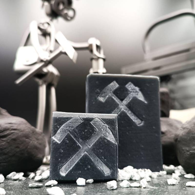 Naturseife Mit Aktivkohle - Silber & Erz, Handgemachte Seife, Mandelmilch Und Honig, Erzgebirgs-Tradition, Ganzkörperseife, Geschenkidee von Etsy - meinSEIFENSTUECK
