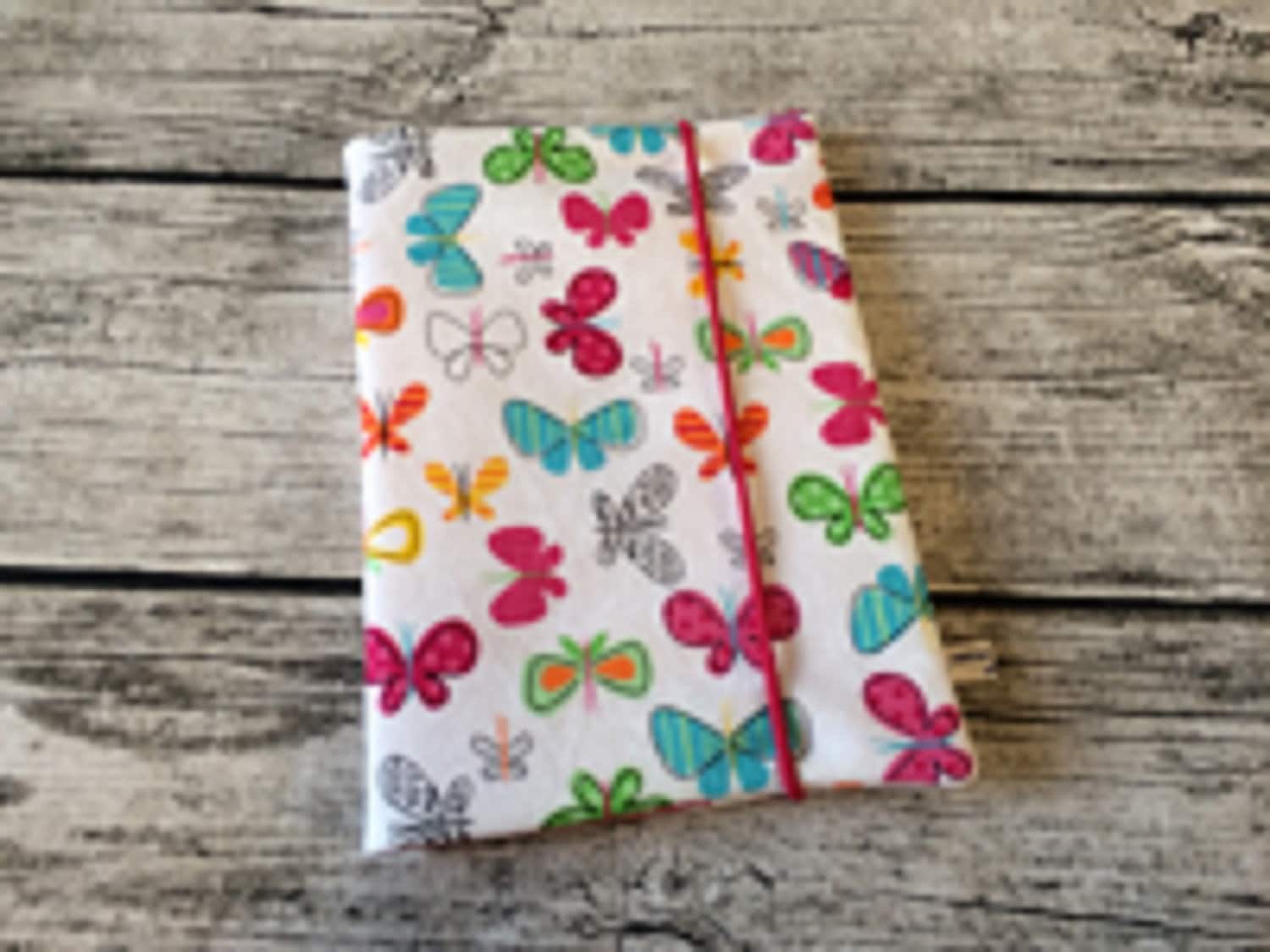 U-Heft Hülle, Untersuchungsheft Hülle Mit Schmetterlingen in Pink/Bunt U-Heft Hülle, Untersuchungsheft Hülle Mit Schmetterlingen in Pink/Bunt von Etsy - meineliebstenundich