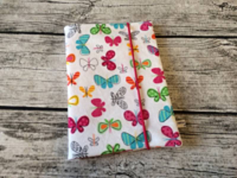 U-Heft Hülle, Untersuchungsheft Hülle Mit Schmetterlingen in Pink/Bunt U-Heft Hülle, Untersuchungsheft Hülle Mit Schmetterlingen in Pink/Bunt von Etsy - meineliebstenundich