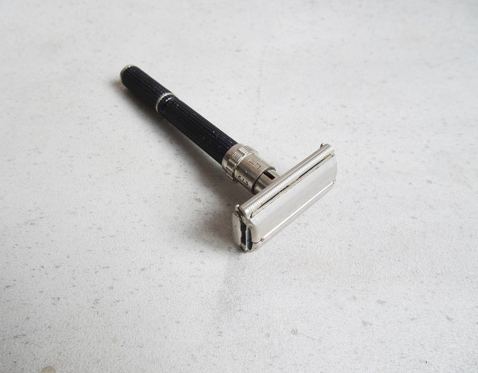 Rasierer 70Er Jahre, Sicherheitsrasierer Gilette U 2, Rasierhobel, Vintage Nassrasierer Rasierer 70Er Jahre, Sicherheitsrasierer Gilette U 2, Rasierhobel, Vintage Nassrasierer von Etsy - melepele