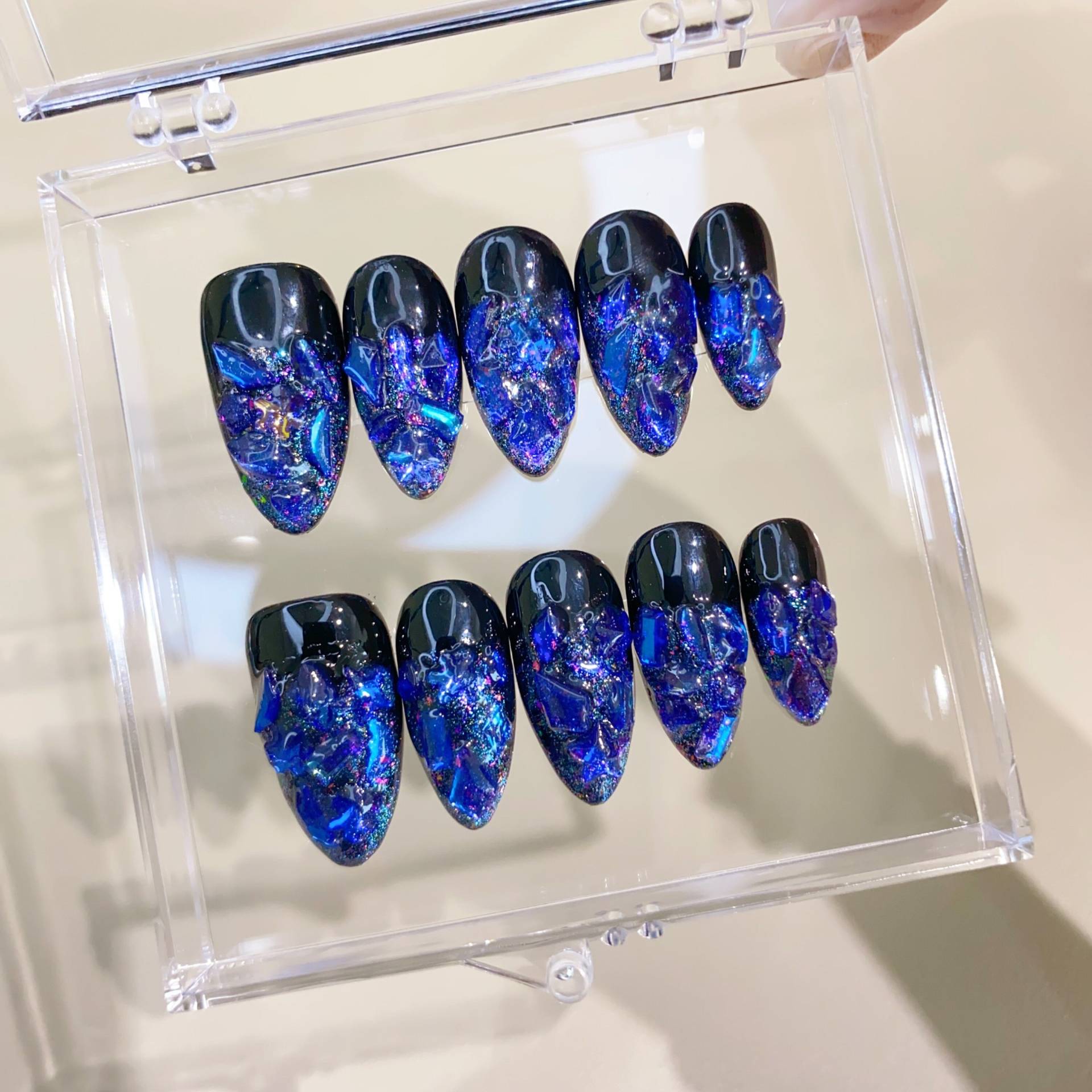 Glitzernde Blaue Presse Auf Nägel Mandelnägel/Glitzernägel/Aura Nägel/Schwarze Nägel/Bling Nägel/strassnägel/Geschenk Für Ihren Nagel/Trendige Glitzernde Blaue Presse Auf Nägel Mandelnägel/Glitzernägel/Aura Nägel/Schwarze Nägel/Bling Nägel/strassnägel/Geschenk Für Ihren Nagel/Trendige von Etsy - milhyus