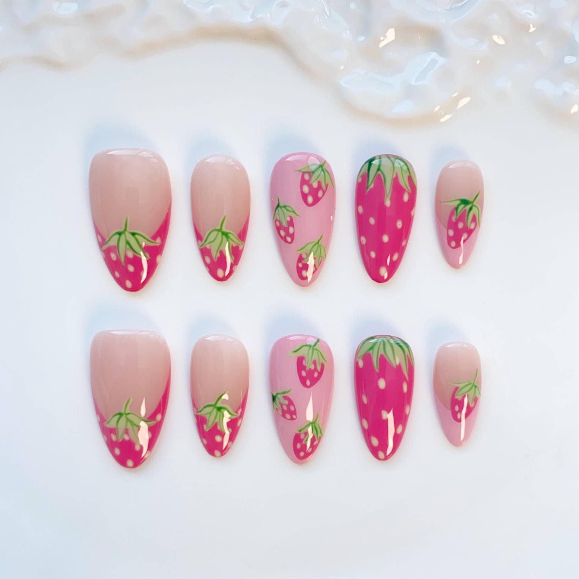 Süße Erdbeere Presse Auf Nägel Kurze Mandel Nägel/Erdbeere Nägel/Süße Nägel/Pinke Nägel/Sommer Nägel/Urlaub Nägel/Kawaii Süße Erdbeere Presse Auf Nägel Kurze Mandel Nägel/Erdbeere Nägel/Süße Nägel/Pinke Nägel/Sommer Nägel/Urlaub Nägel/Kawaii von Etsy - milhyus