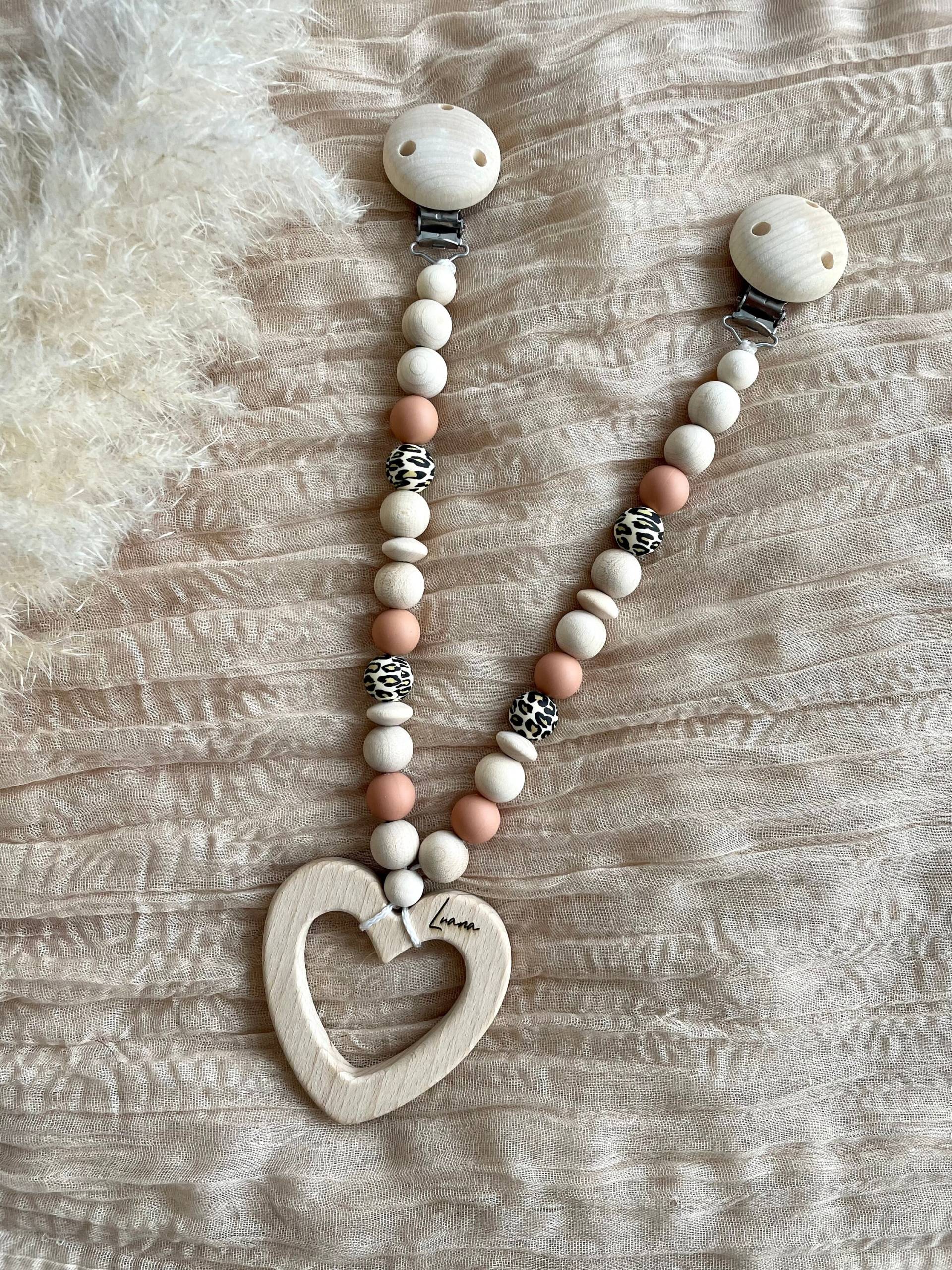Kinderwagenkette Mit Name Gravur Personalisiert Mädchen Junge Holz Leo Silikon Geschenk Baby Geburt Gifts Kinderwagenkette Mit Name Gravur Personalisiert Mädchen Junge Holz Leo Silikon Geschenk Baby Geburt Gifts von Etsy - minimeliebe