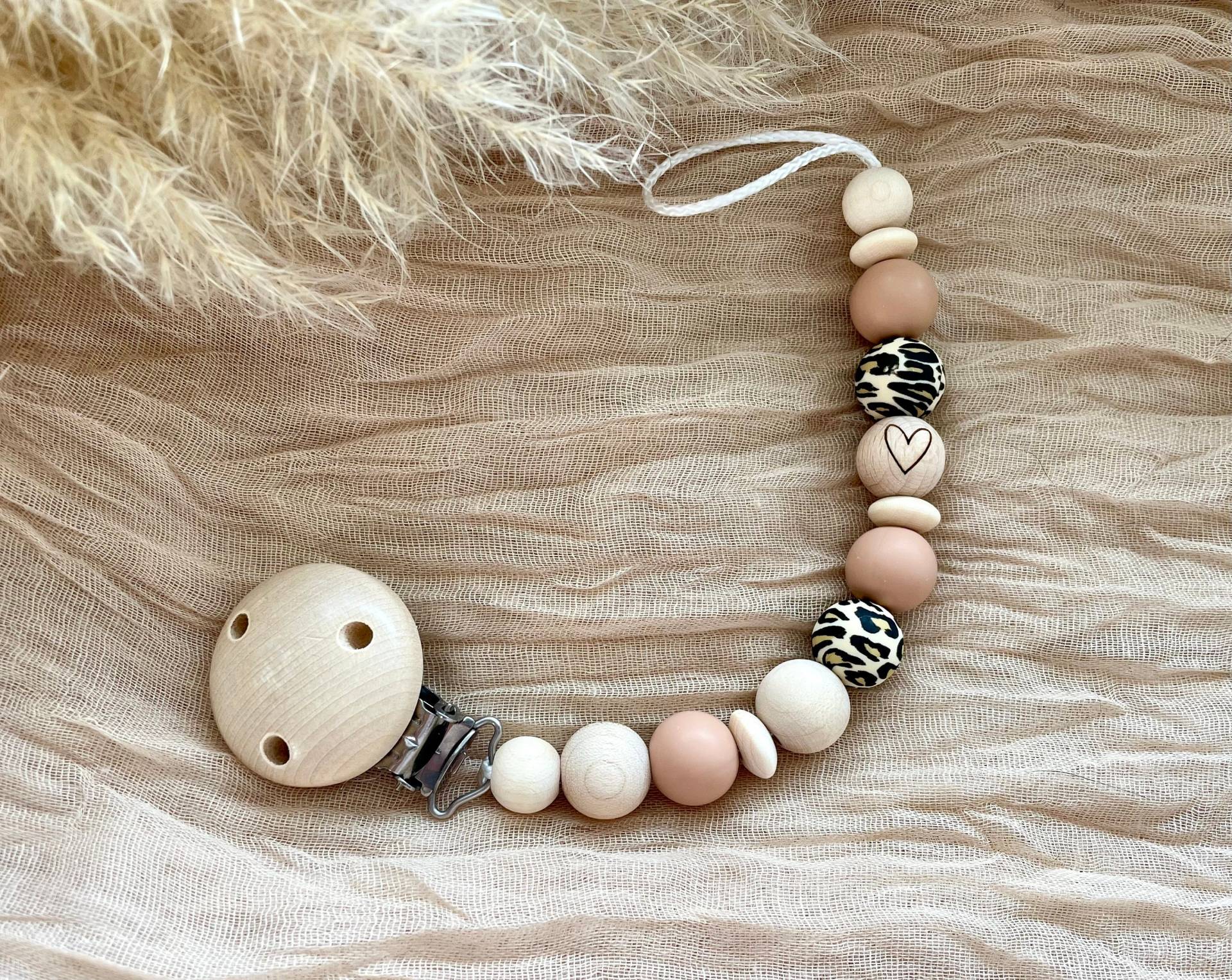 Schnullerkette Baby Mädchen Junge Leo Herz Gravur Holz Silikon Schlicht Neutral Babygeschenke Taufe Geburt Nuckikette Schnullerkette Baby Mädchen Junge Leo Herz Gravur Holz Silikon Schlicht Neutral Babygeschenke Taufe Geburt Nuckikette von Etsy - minimeliebe