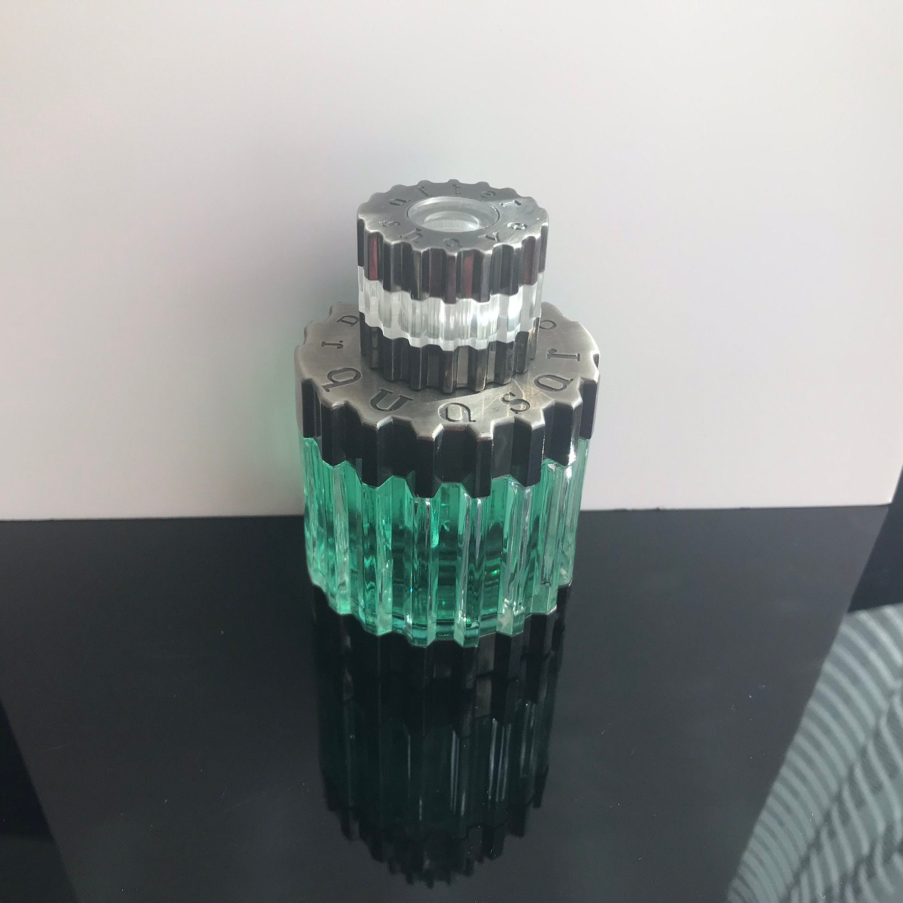 Sammlerparfum Quasar - Vintage Flasche After Shave 75 Ml Vintage Rar Voll, Unbenutzt, Sehr Gut Als Weihnachtsgeschenk Für Ihn Geeignet Sammlerparfum Quasar - Vintage Flasche After Shave 75 Ml Vintage Rar Voll, Unbenutzt, Sehr Gut Als Weihnachtsgeschenk Für Ihn Geeignet von Etsy - miniperfumes