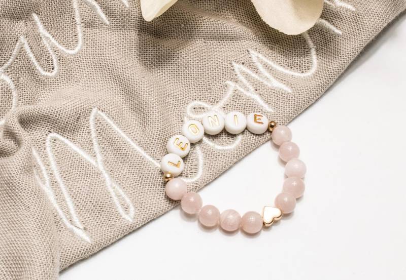 Babyarmband Mit Namen, Jade, Mädchen Oder Junge, Rose-Gold, Verschiedene Farben Zur Auswahl, Taufarmband, Goldene Buchstaben Armband Baby Babyarmband Mit Namen, Jade, Mädchen Oder Junge, Rose-Gold, Verschiedene Farben Zur Auswahl, Taufarmband, Goldene Buchstaben Armband Baby von Etsy - mommyandsummi