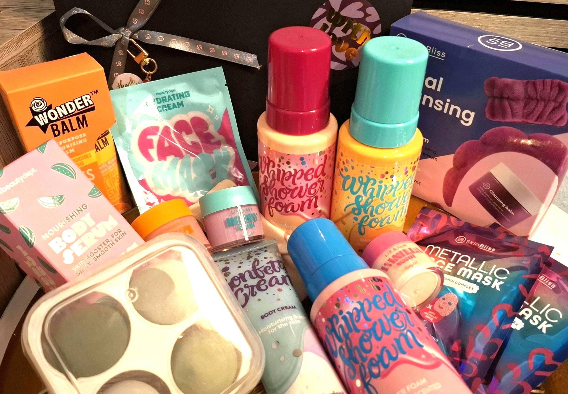 Beautybox, Vegan, Set, Geschenk, Geschenkbox Personalisiert, Ausgefallene Kosmetik, Glossybox, Frauen, Wellness, Ausgefallene Geschenkidee Beautybox, Vegan, Set, Geschenk, Geschenkbox Personalisiert, Ausgefallene Kosmetik, Glossybox, Frauen, Wellness, Ausgefallene Geschenkidee von Etsy - mybeautyshopbox