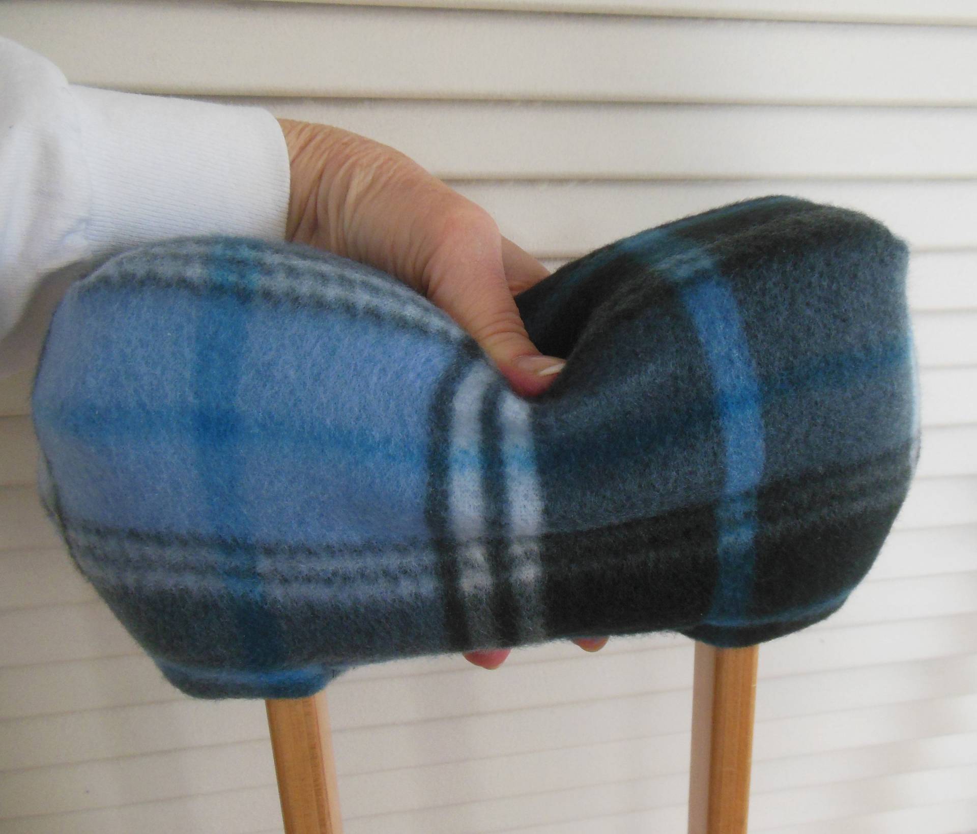 Gepolsterte Fleece Krückenunterlagen Blau Grau Kariert von Etsy - myscap