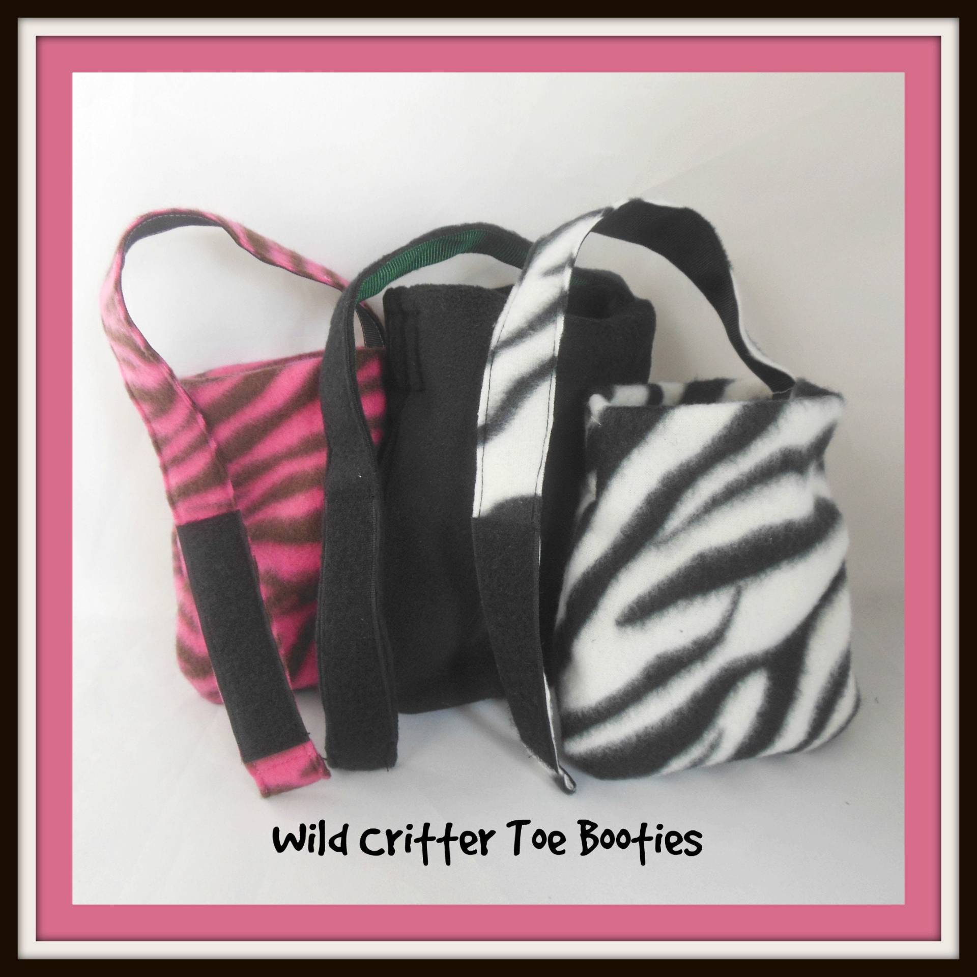 Zebra-streifen-Vlies-Fußabdruck-Zehen-Bootie, Rosa-Schwarze Zebra-Zehenwärmer-Abdrucksocke Zebra-streifen-Vlies-Fußabdruck-Zehen-Bootie, Rosa-Schwarze Zebra-Zehenwärmer-Abdrucksocke von Etsy - myscap