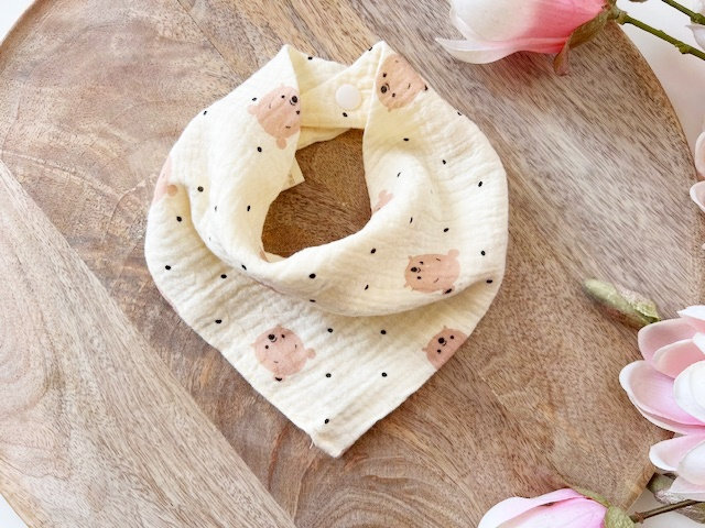 Musselin Baby "Halstuch' Bär Ecru von Etsy - nadelspinnereiwerk
