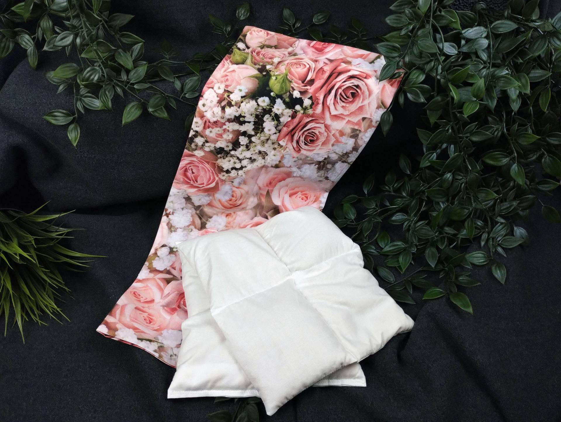 Dinkel- Wärmekissen in Unterschiedlichen Größen Und Wahlweise Einem Bezug - Rosenmotiv Dinkel- Wärmekissen in Unterschiedlichen Größen Und Wahlweise Einem Bezug - Rosenmotiv von Etsy - nadelundholz