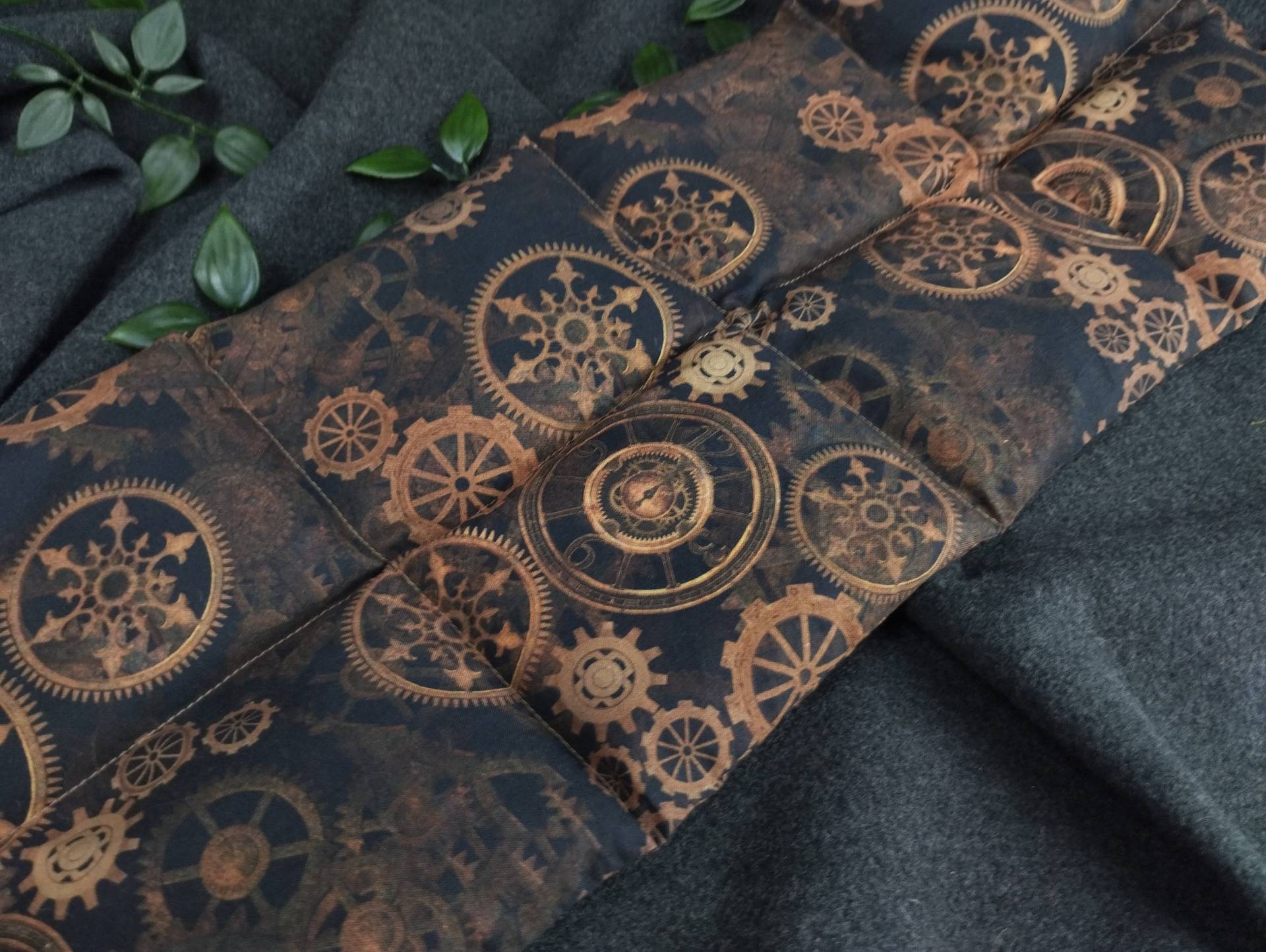 Dinkel- Wärmekissen in Unterschiedlichen Größen Und Wahlweise Einem Bezug - Steampunk/Zahnrad Dinkel- Wärmekissen in Unterschiedlichen Größen Und Wahlweise Einem Bezug - Steampunk/Zahnrad von Etsy - nadelundholz