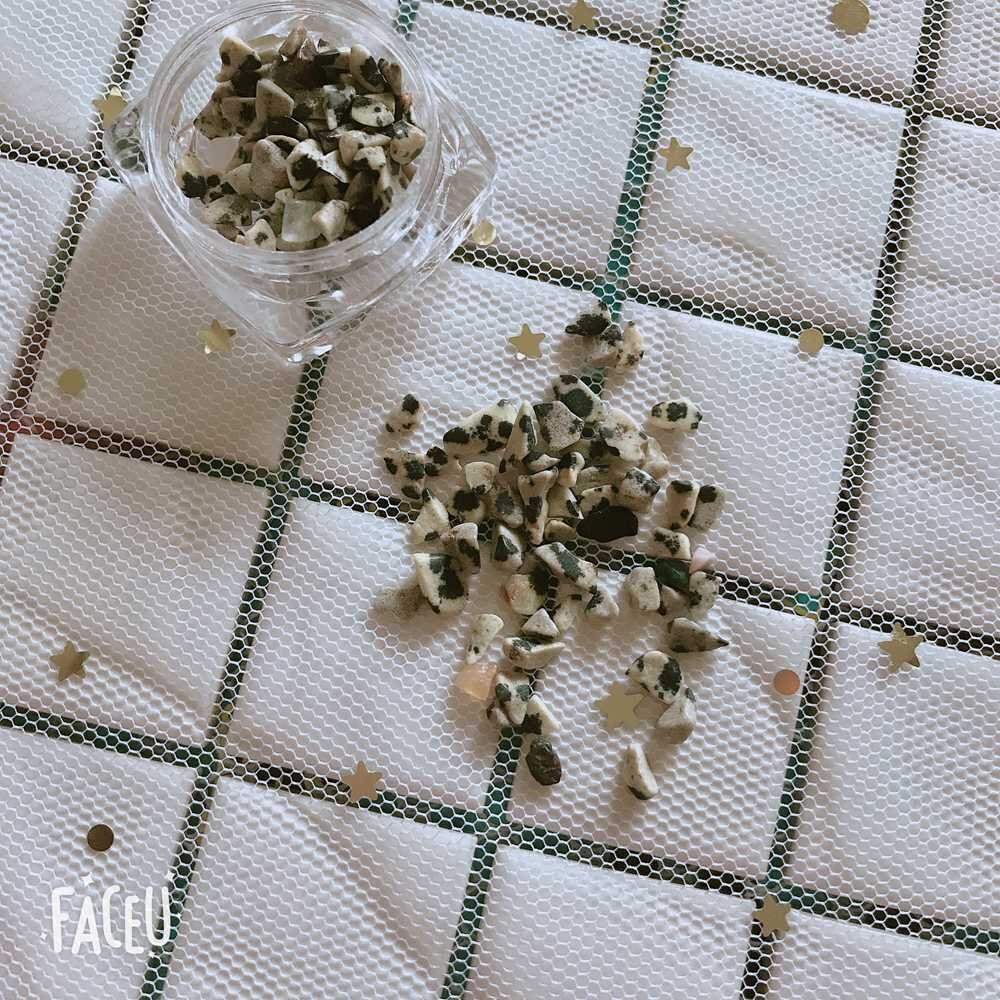 1Jar Dots Naturstein Nail Art Dekoration in Jar Steine Mit Schwarzen Punkten Bj45 von Etsy - nailartfairy