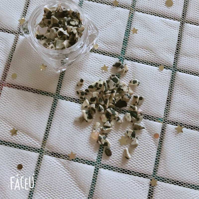1Jar Dots Naturstein Nail Art Dekoration in Jar Steine Mit Schwarzen Punkten Bj45 von Etsy - nailartfairy