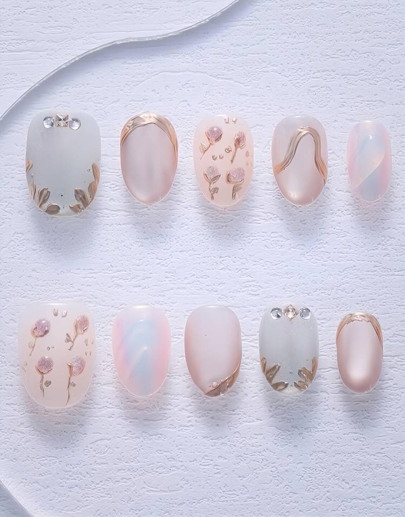 Champagner Blütenblätter - 3D Selbstgemachte Pressnägel von Etsy - nailauraDE